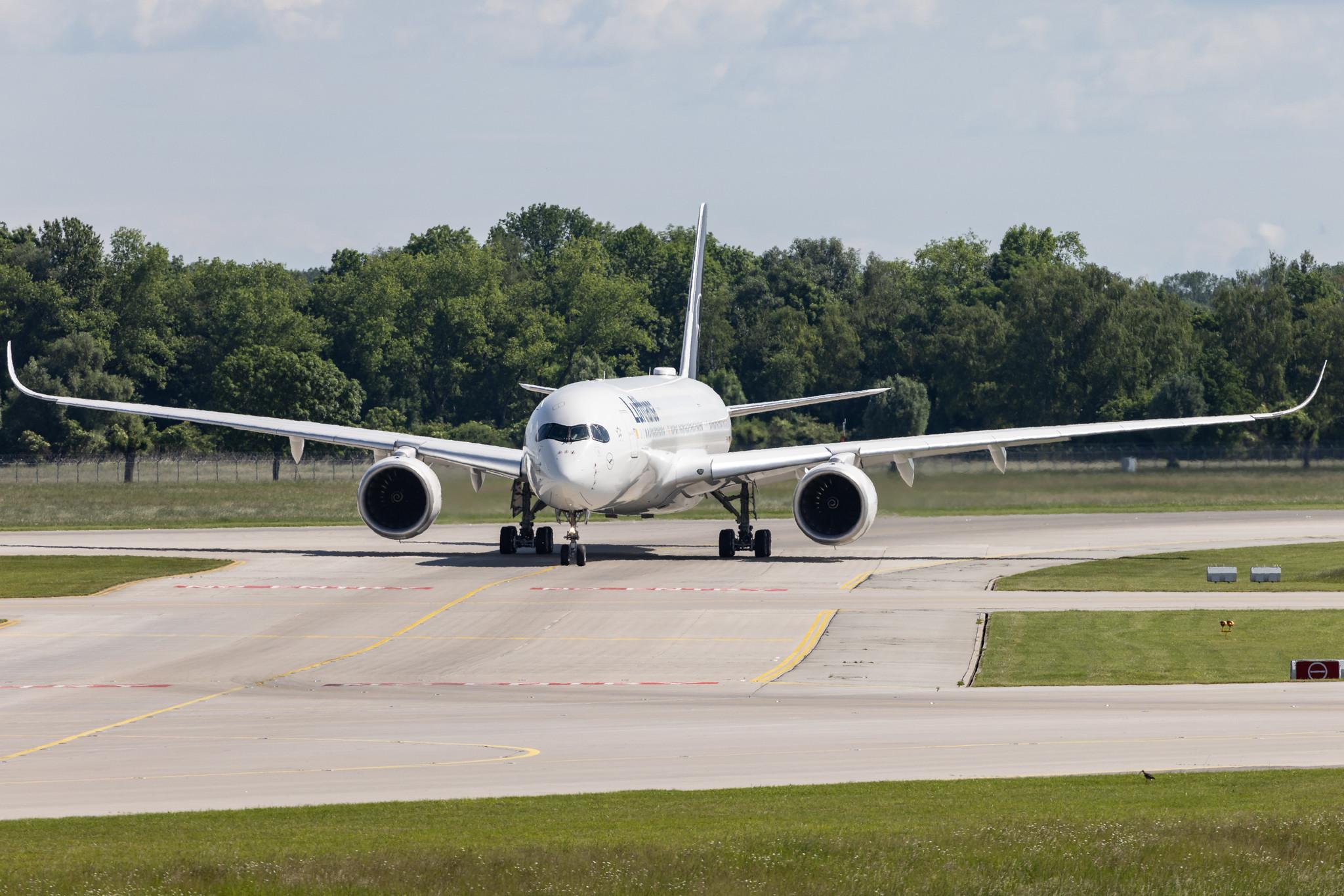 Munich Airport: Lufthansa (LH / DLH) | Airbus A350-941 A359 | D-AIVA | MSN 228