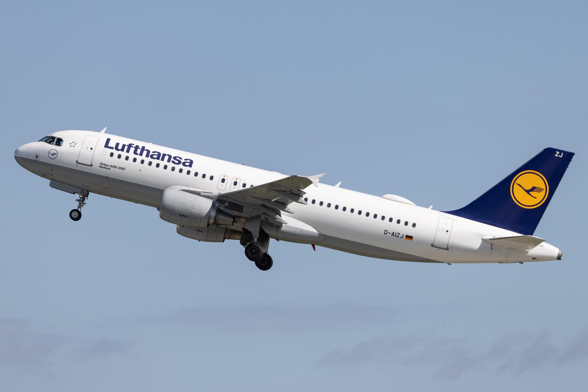 Munich Airport: Lufthansa (LH / DLH) | Airbus A320-214 A320 | D-AIZJ | MSN 4449
