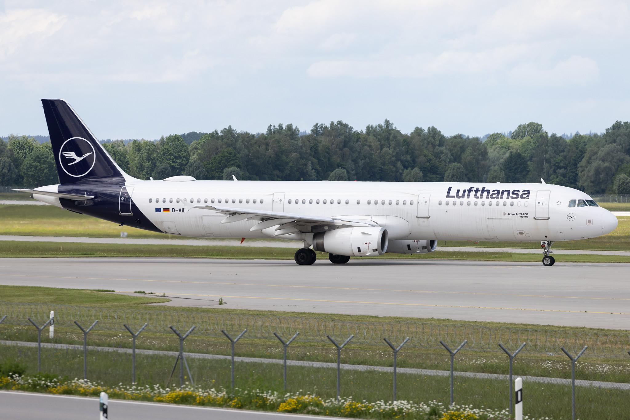 Munich Airport: Lufthansa (LH / DLH) | Airbus A321-231 A321 | D-AIDF | MSN 4626
