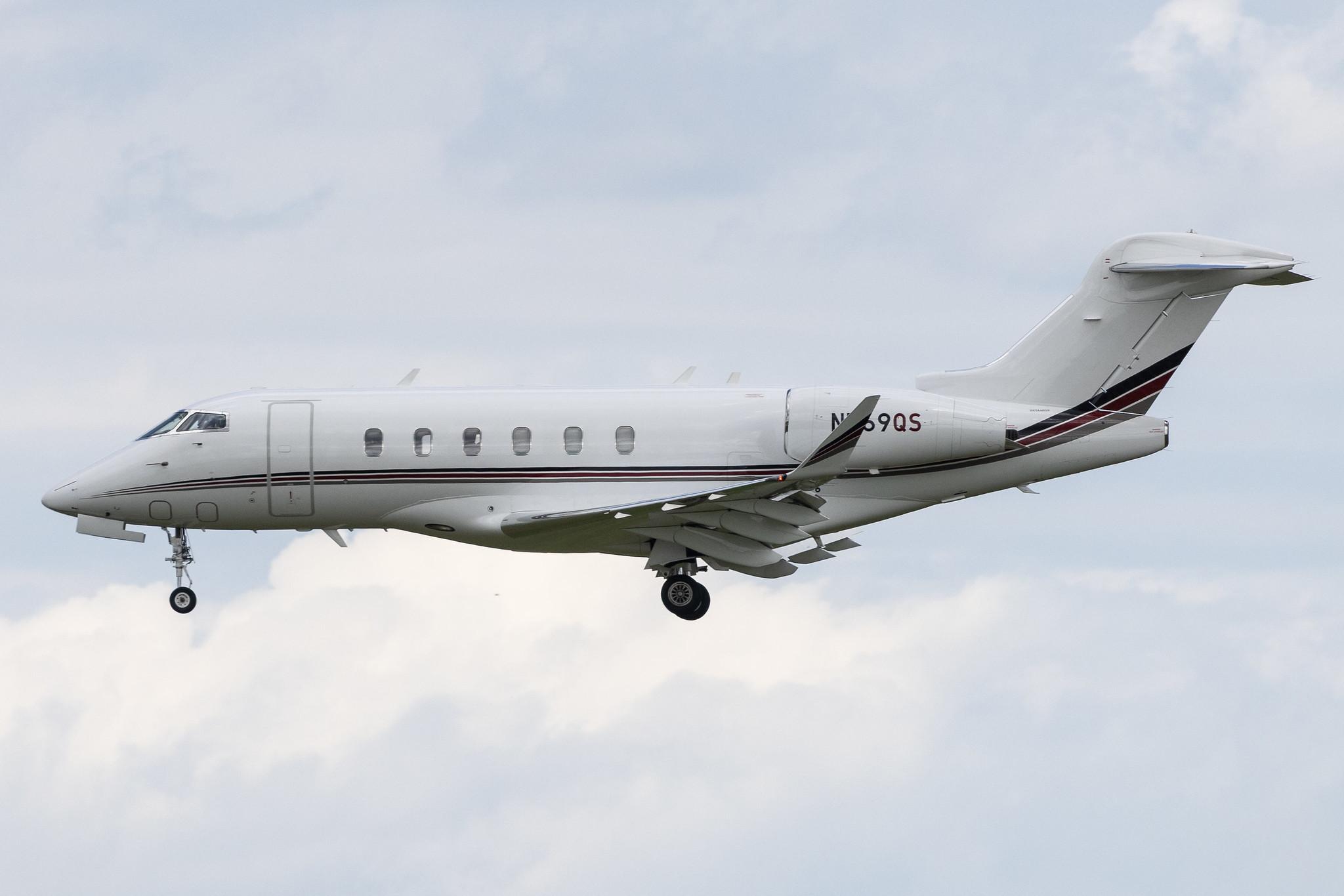 Munich Airport: Netjets (1I / EJA) | Bombardier Challenger 350 CL35 | N769QS | MSN 20539