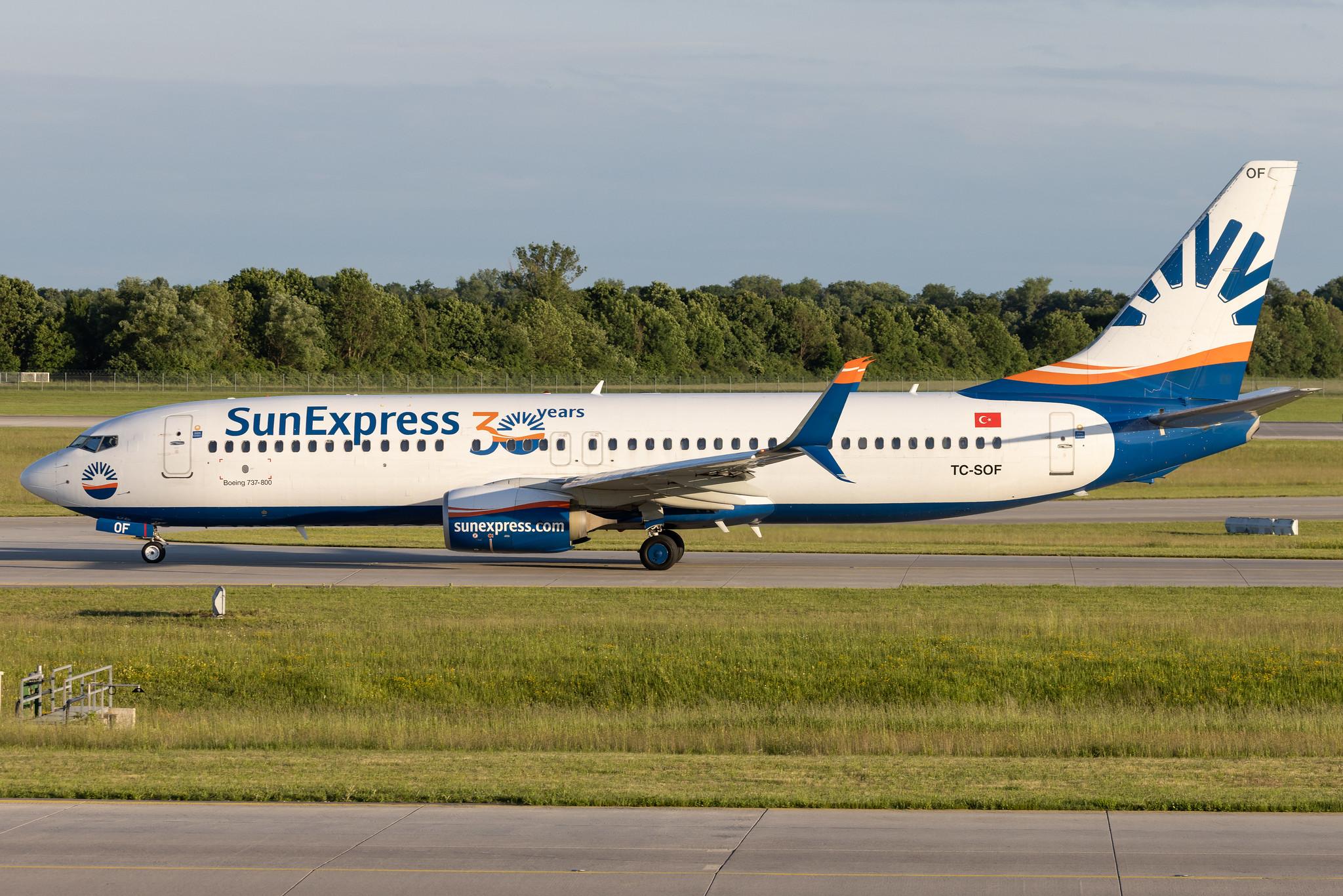 Munich Airport: SunExpress (XQ / SXS) | Boeing 737-8HC B738 | TC-SOF | MSN 61191