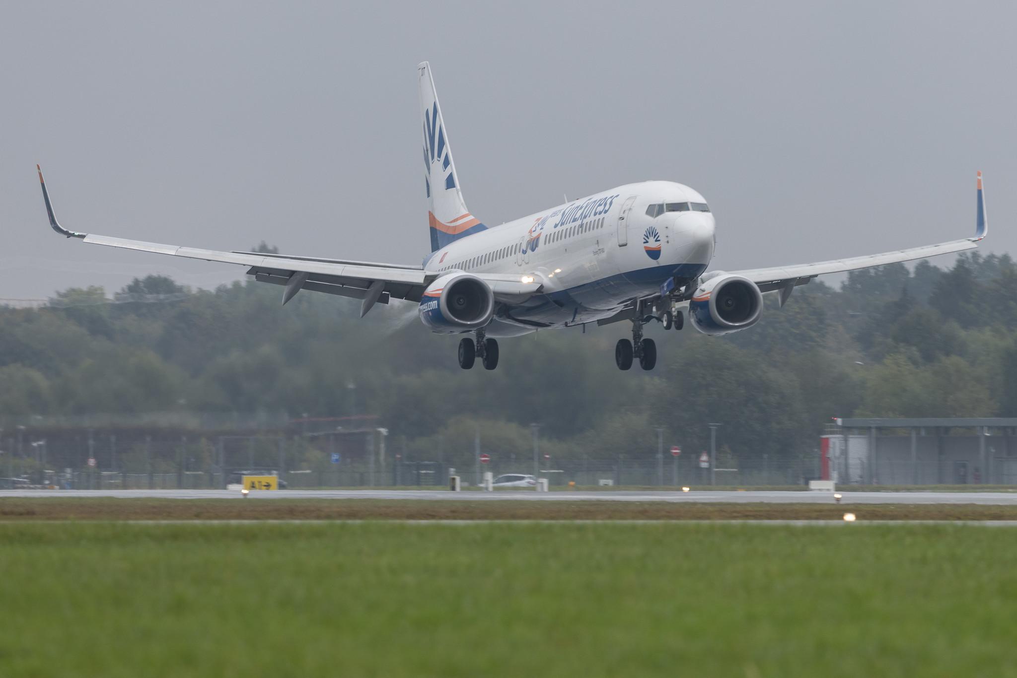 Hamburg Airport: SunExpress (XQ / SXS) | Boeing 737-8Z9 B738 | TC-SOT | MSN 28178
