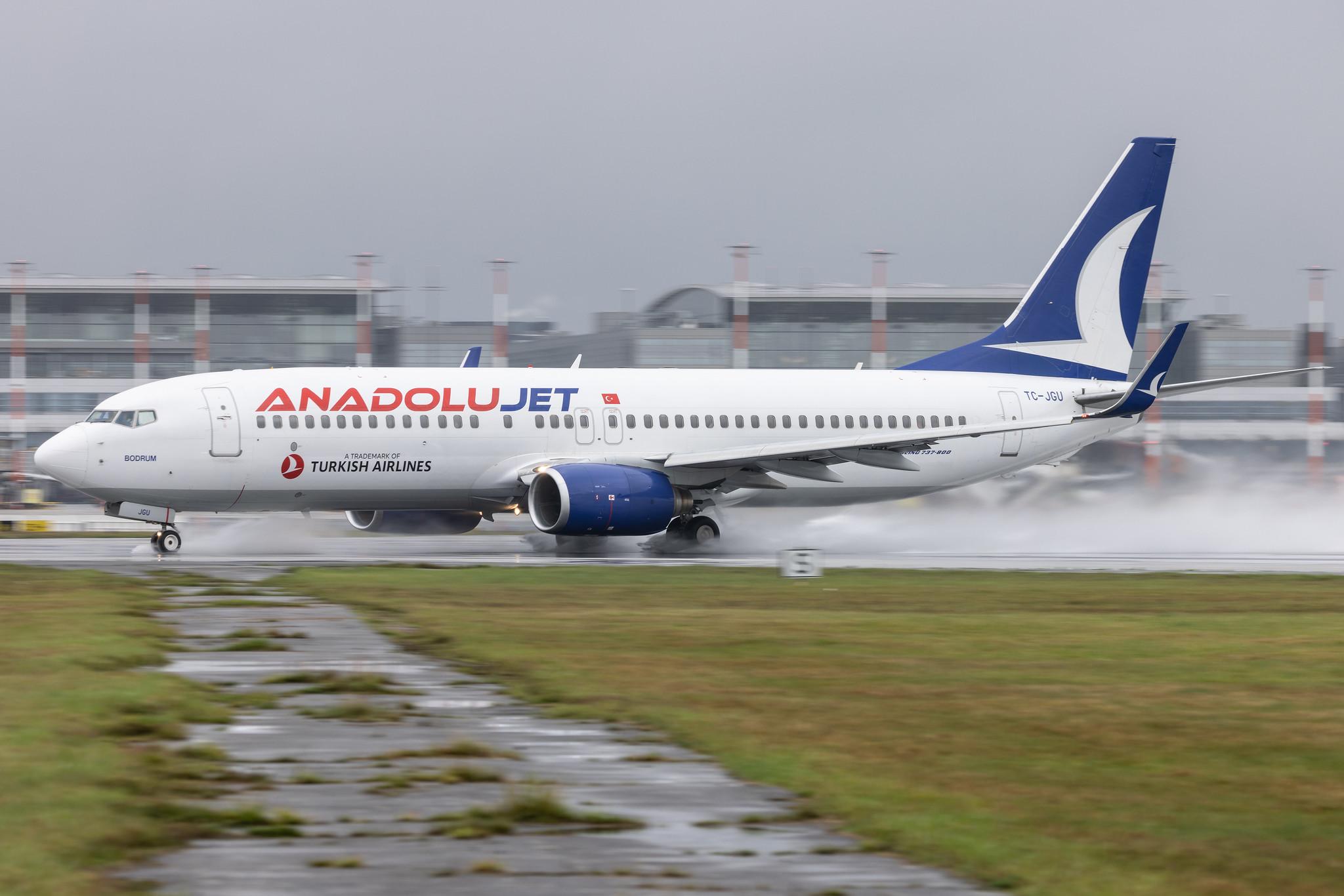 Hamburg Airport: Turkish Airlines (TK / THY) | Boeing 737-8F2 B738 | TC-JGU | MSN 34418