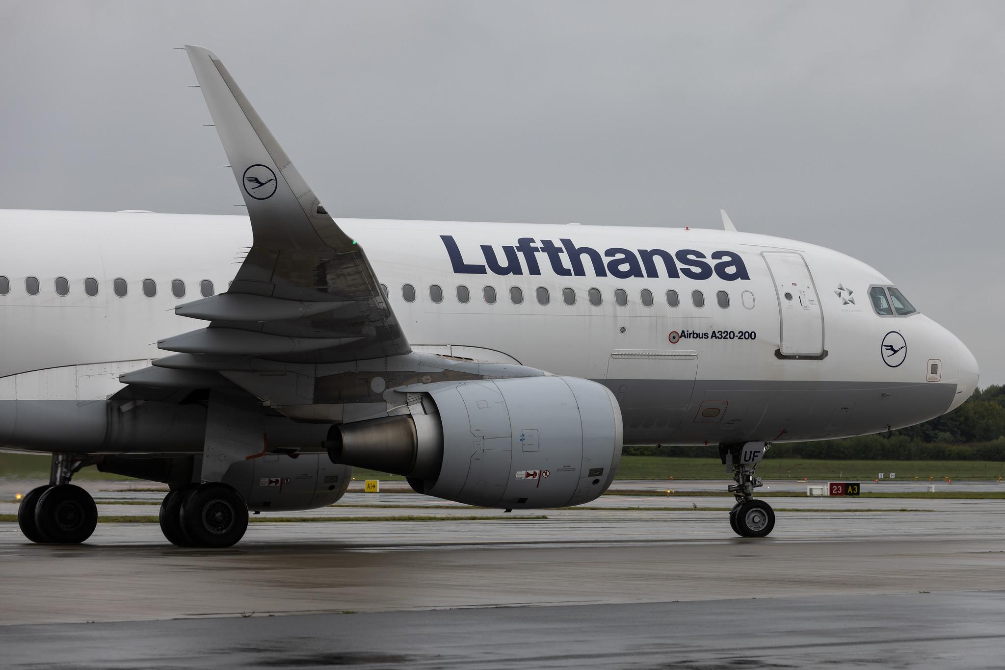 Hamburg Airport: Lufthansa (LH / DLH) | Airbus A320-214 A320 | D-AIUF | MSN 6141