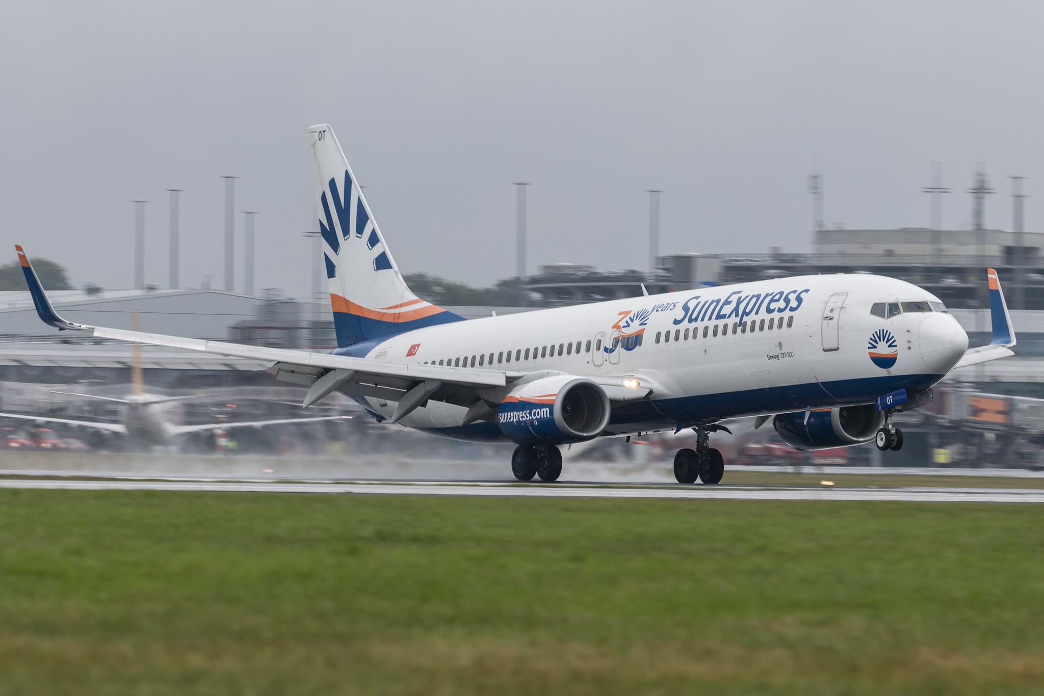 Hamburg Airport: SunExpress (XQ / SXS) | Boeing 737-8Z9 B738 | TC-SOT | MSN 28178