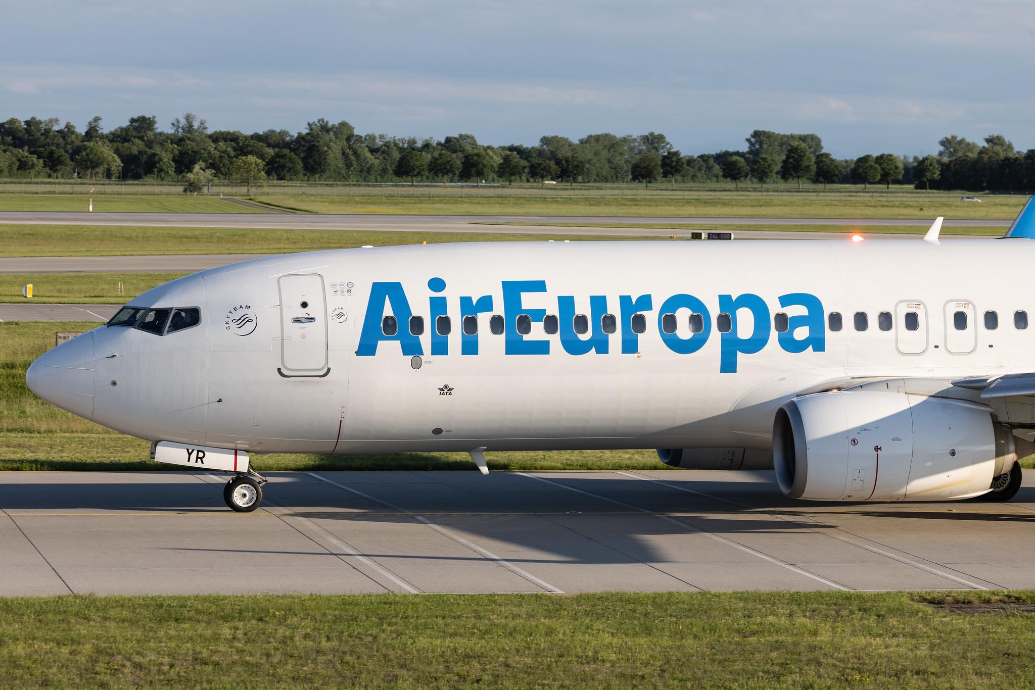 Munich Airport: Air Europa (UX / AEA) | Livery: Panama Sticker | Boeing 737-85P B738 | EC-LYR | MSN 36595