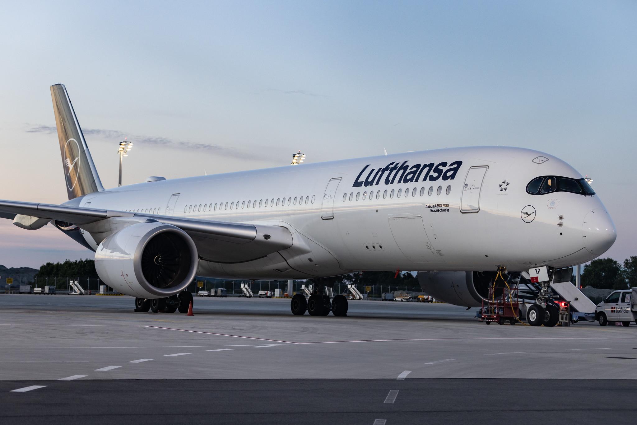 Munich Airport: Lufthansa (LH / DLH) | Airbus A350-941 A359 | D-AIXP | MSN 390