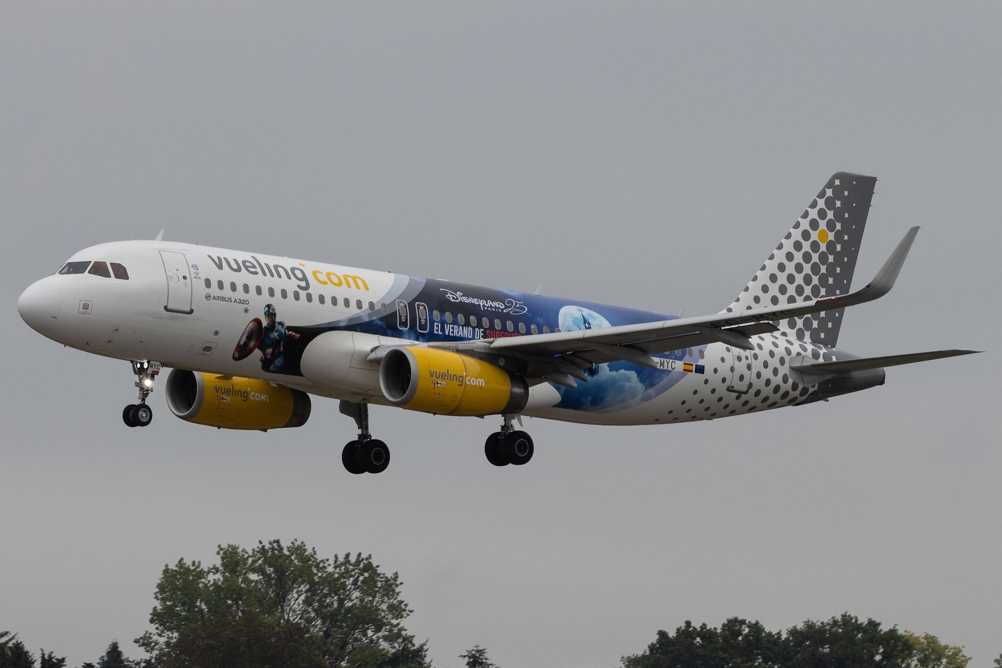 Hamburg Airport: Vueling (VY / VLG) | Livery: Disneyland Paris Livery | Airbus A320-232 A320 | EC-MYC | MSN 8238