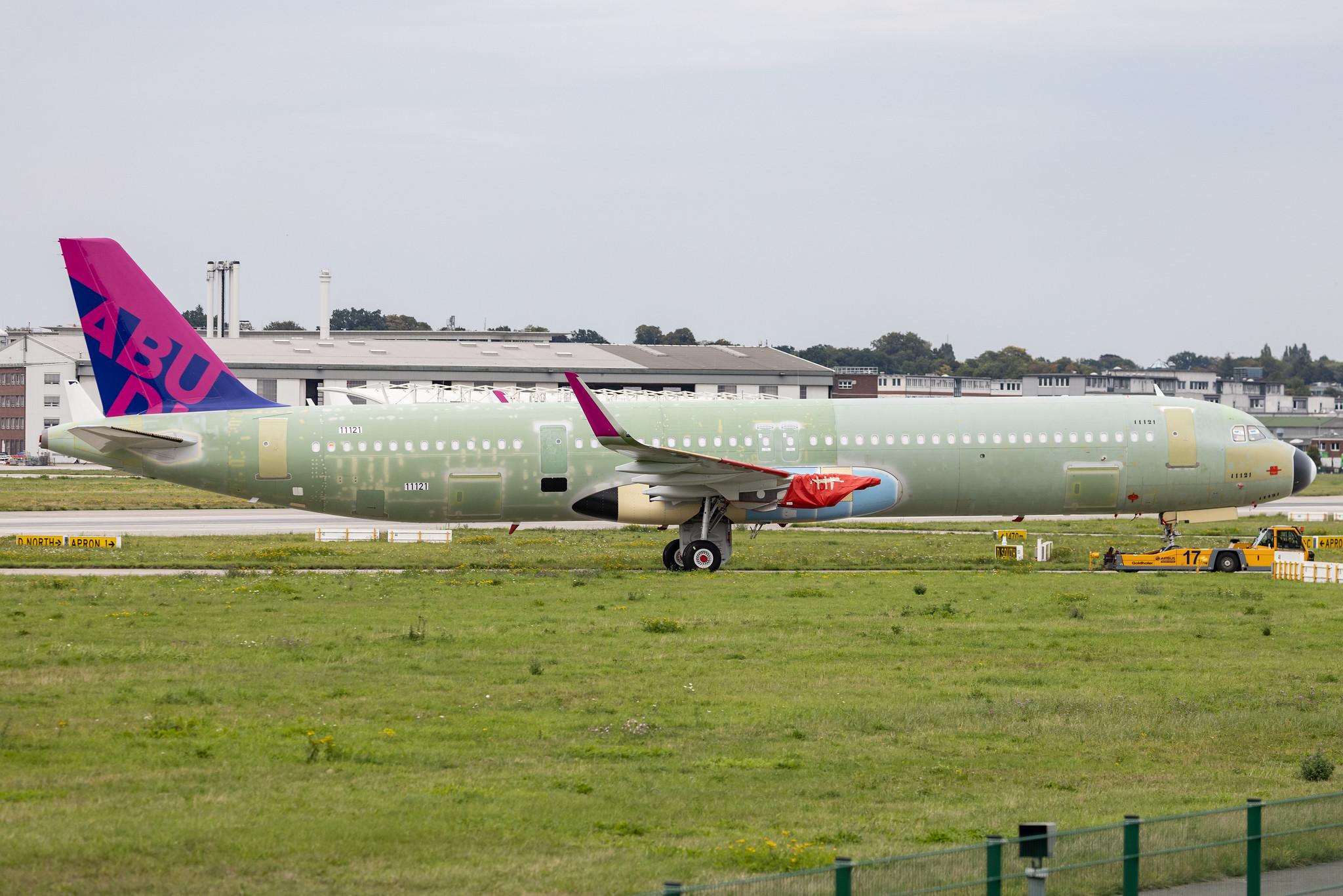 Hamburg Finkenwerder: Wizz Air Abu Dhabi (5W / WAZ) | Airbus A321-271NX A21N | D- | A6- | MSN 11121
