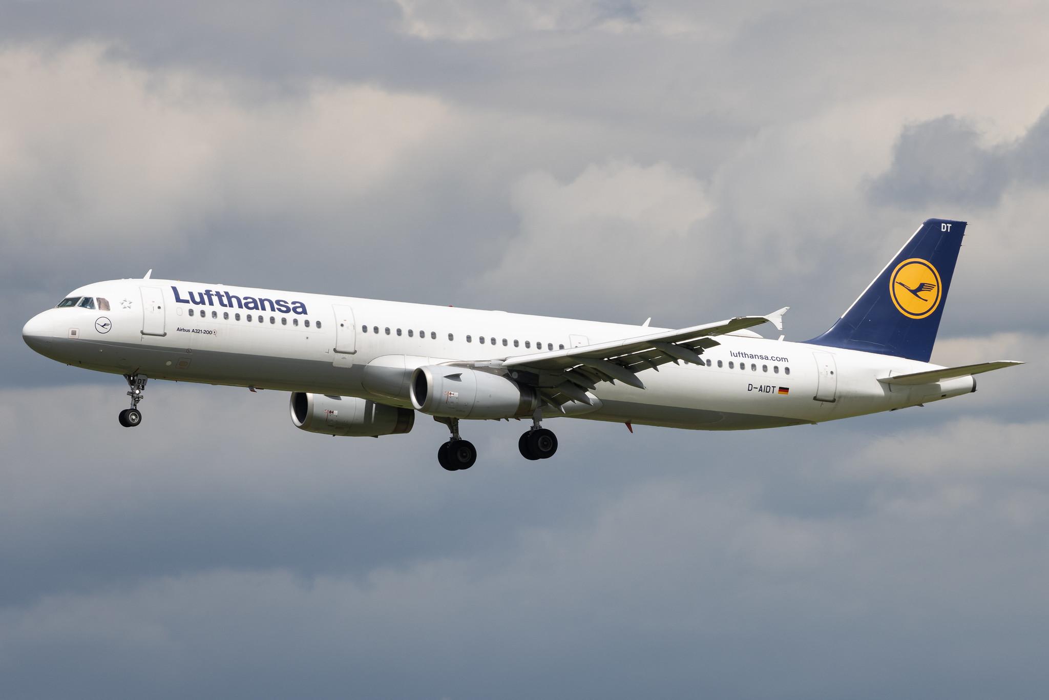 Munich Airport: Lufthansa (LH / DLH) | Airbus A321-231 A321 | D-AIDT | MSN 5087