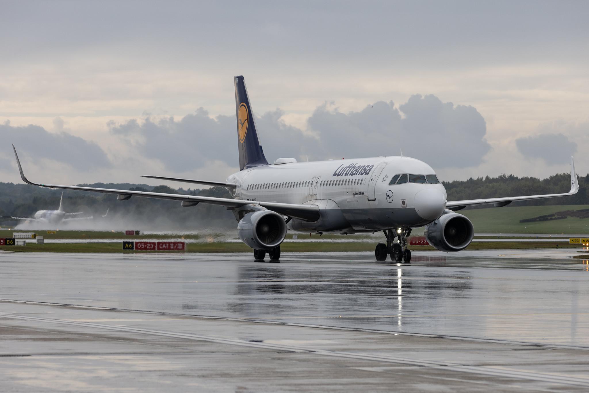 Hamburg Airport: Lufthansa (LH / DLH) | Airbus A320-214 A320 | D-AIUF | MSN 6141