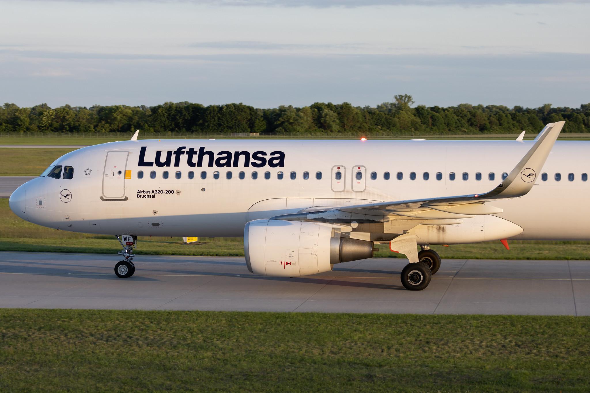 Munich Airport: Lufthansa (LH / DLH) | Airbus A320-214 A320 | D-AIWF | MSN 8853