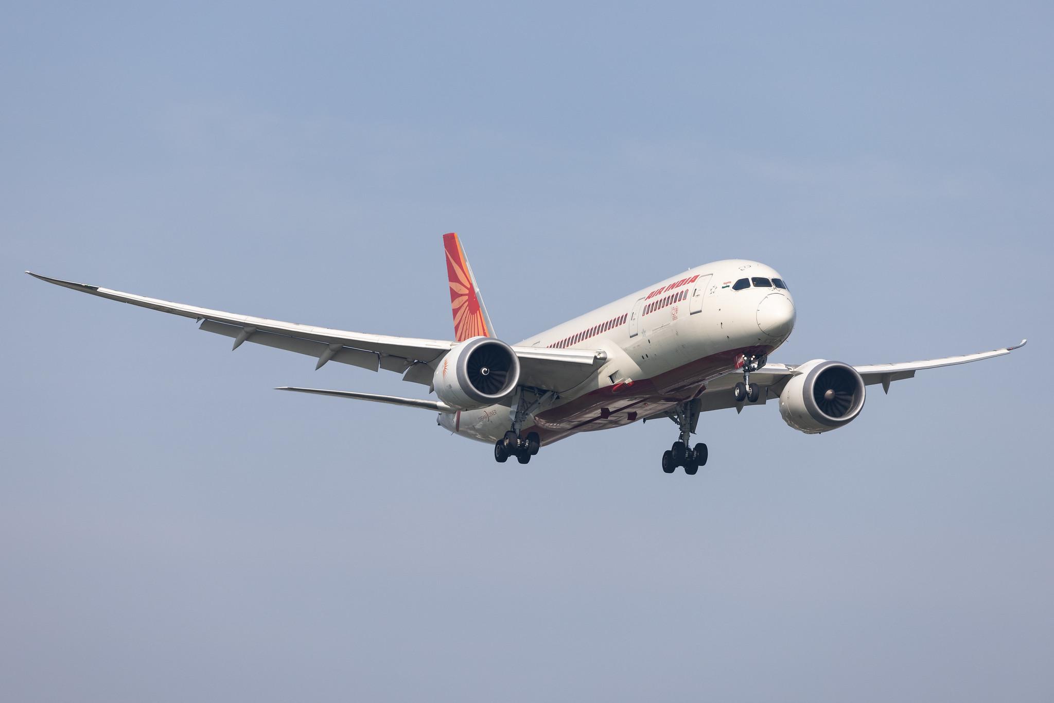 London Heathrow: Air India (AI / AIC) |  Boeing 787-8 Dreamliner B788 | VT-ANA | MSN 36273