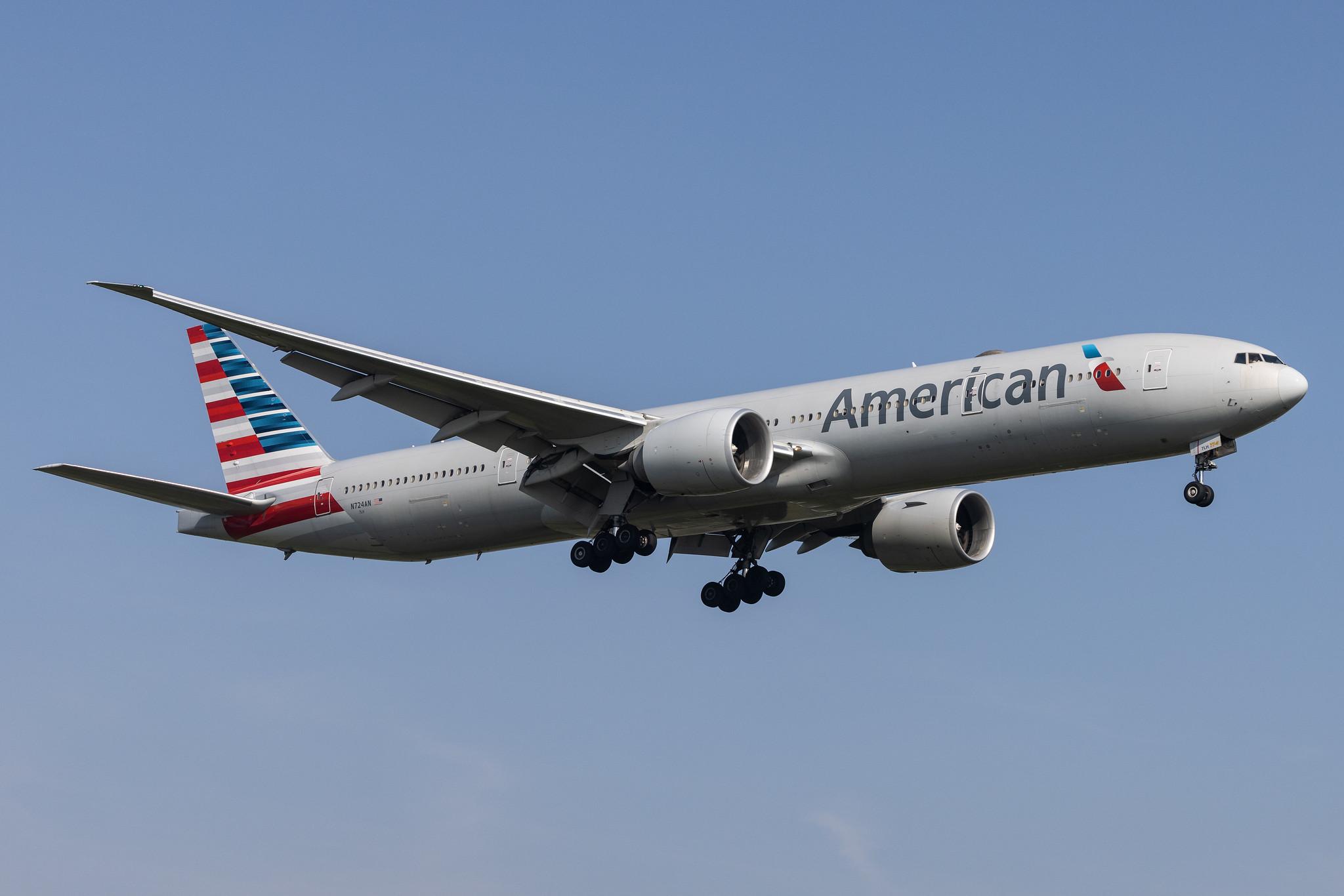 London Heathrow: American Airlines (AA / AAL) |  Boeing 777-323(ER) B77W | N724AN | MSN 31548