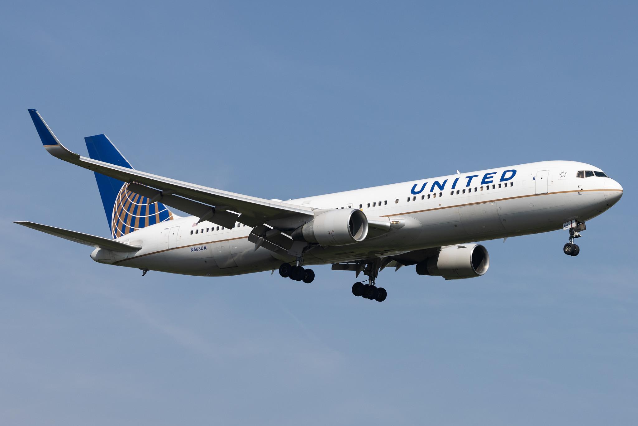 London Heathrow: United Airlines (UA / UAL) |  Boeing 767-322(ER) B763 | N663UA | MSN 27160