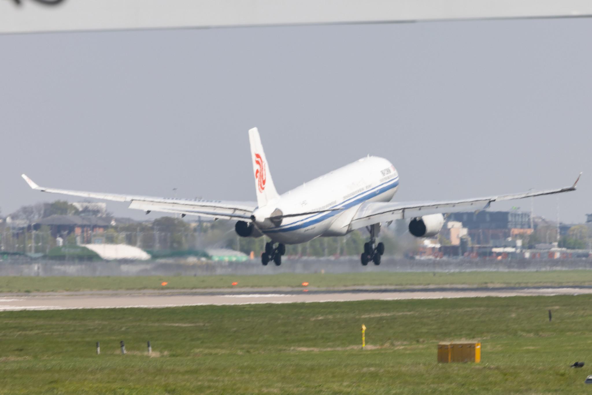 London Heathrow: Air China (CA / CCA) |  Airbus A330-343 A333 | B-8577 | MSN 1752