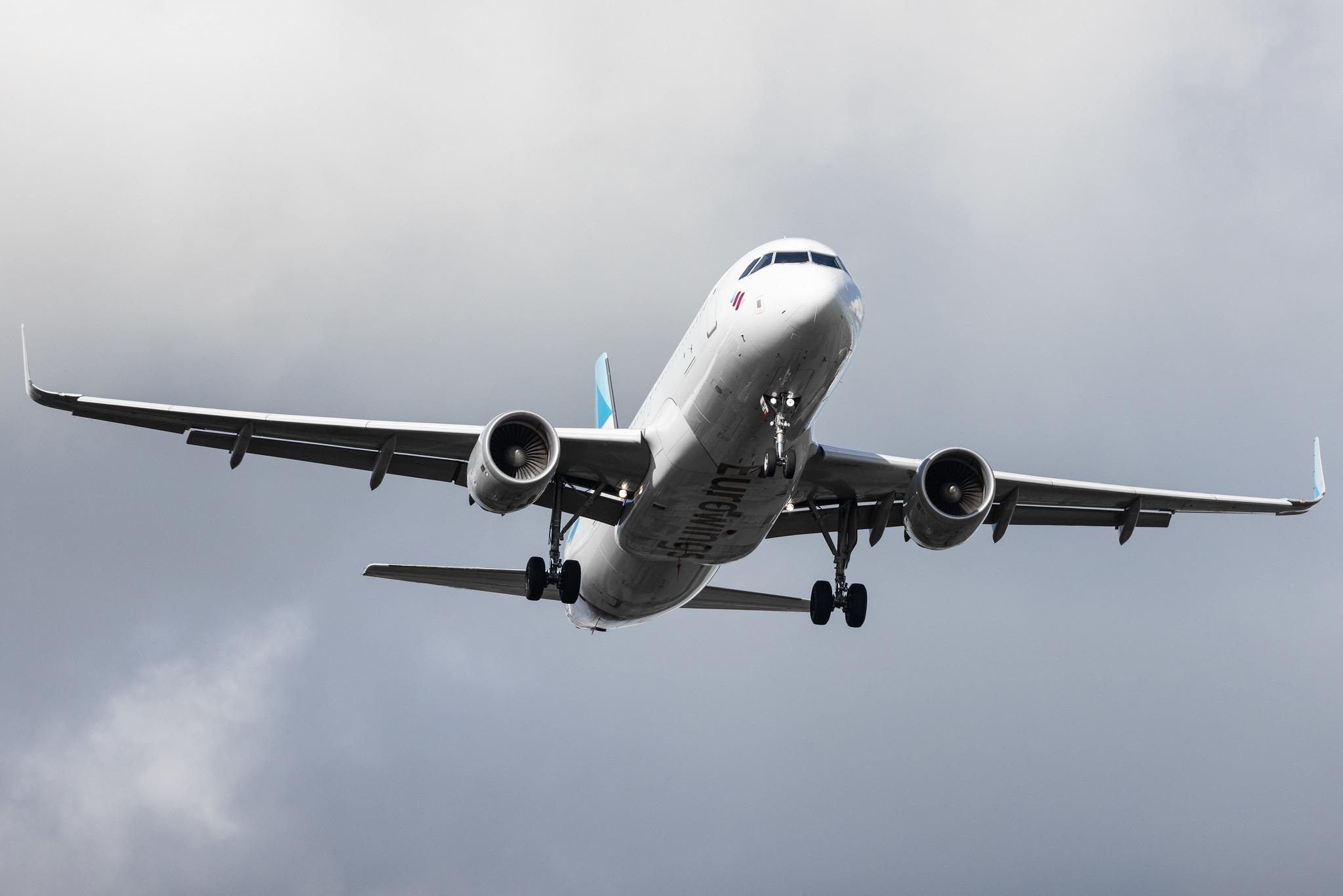 Hamburg Airport: Eurowings (EW / EWG) | Airbus A320-214 A320 | D-AEWL | MSN 7263