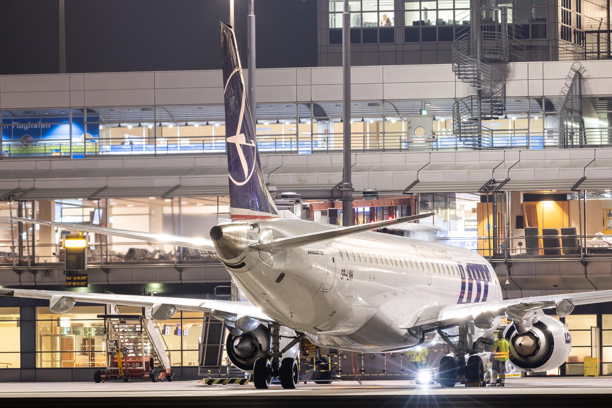 Hamburg Airport: LOT (LO / LOT) | Embraer E195LR E195 | SP-LNH | MSN 19000239