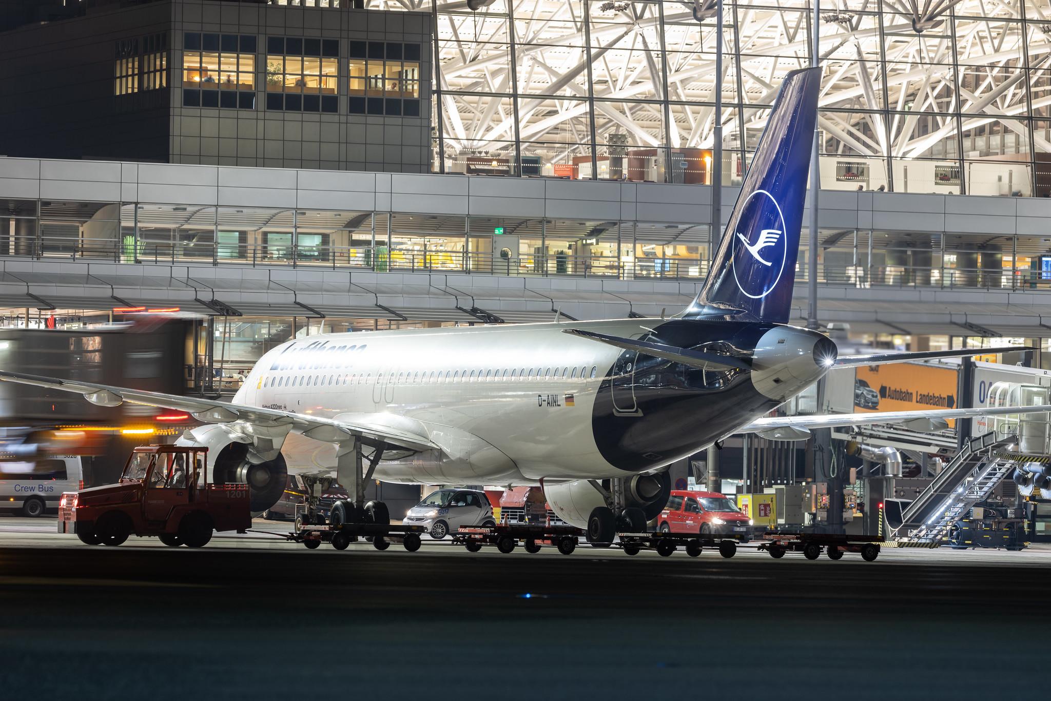 Hamburg Airport: Lufthansa (LH / DLH) | Airbus A320-271N A20N | D-AINL | MSN 8383