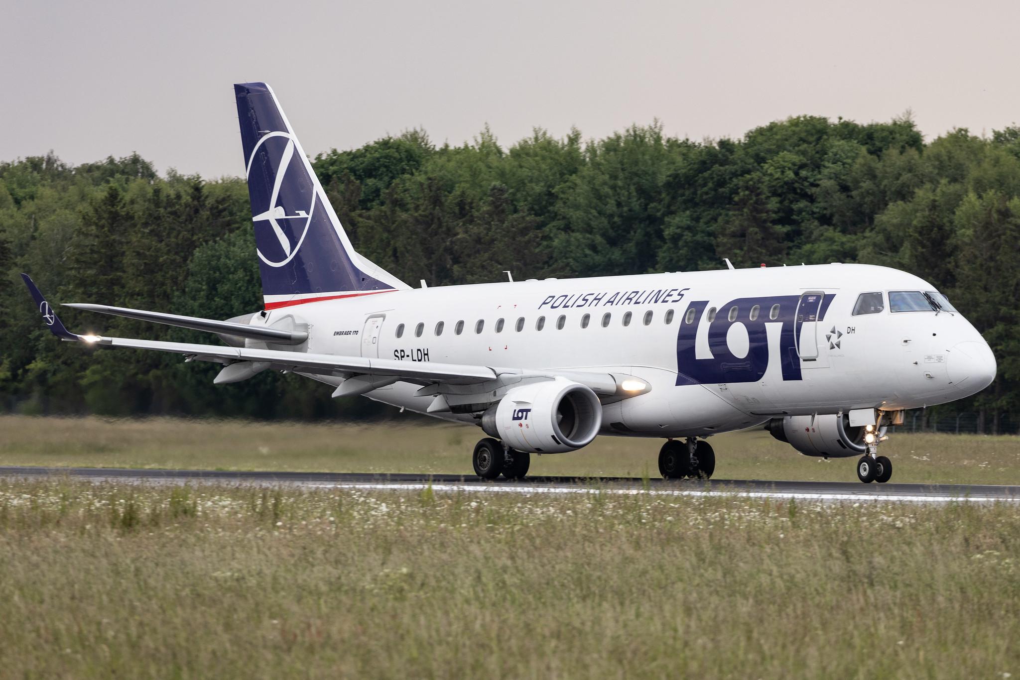 Hamburg Airport: LOT (LO / LOT) | Embraer E170STD E170 | SP-LDH | MSN 17000069