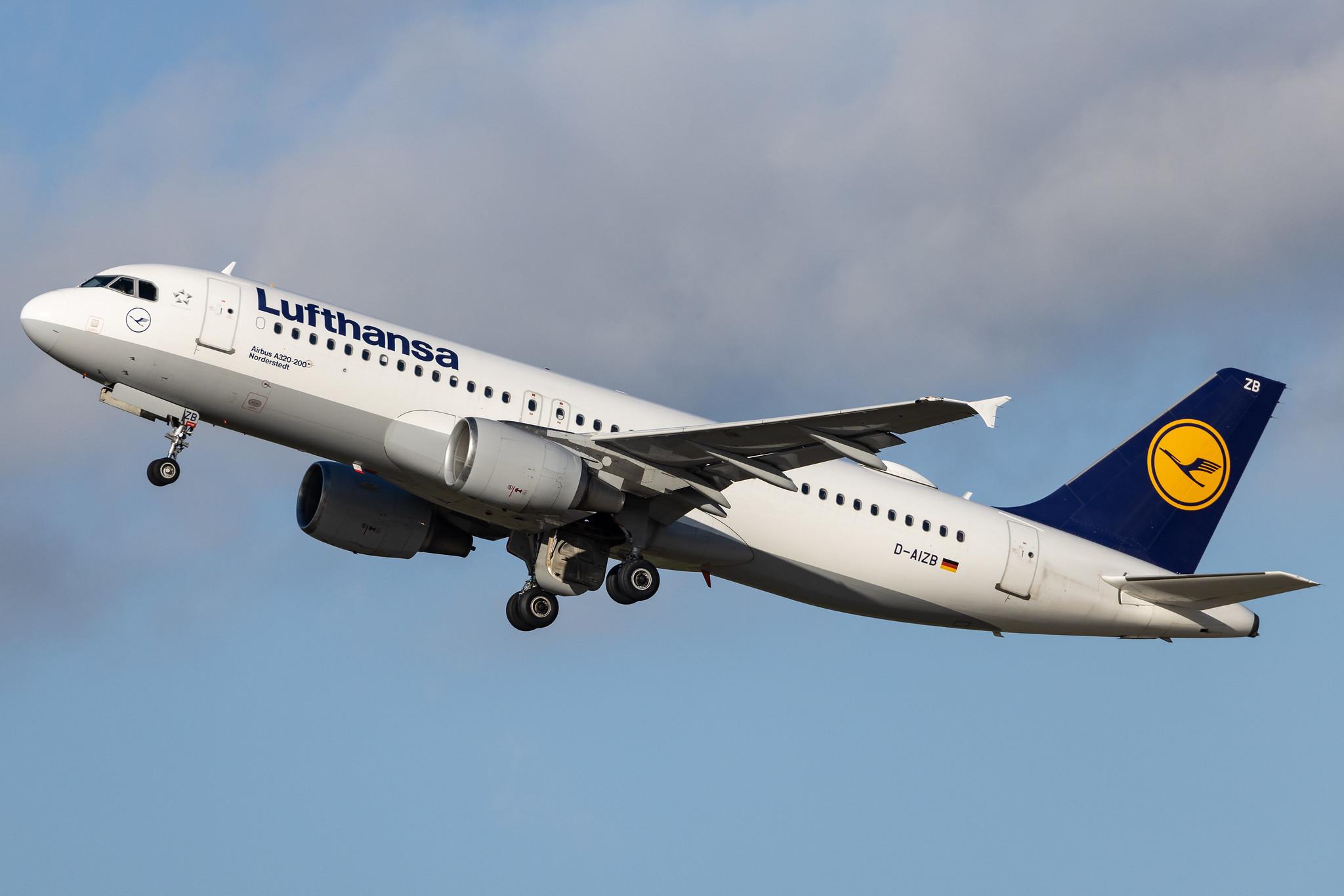 Munich Airport: Lufthansa (LH / DLH) | Airbus A320-214 A320 | D-AIZB | MSN 4120