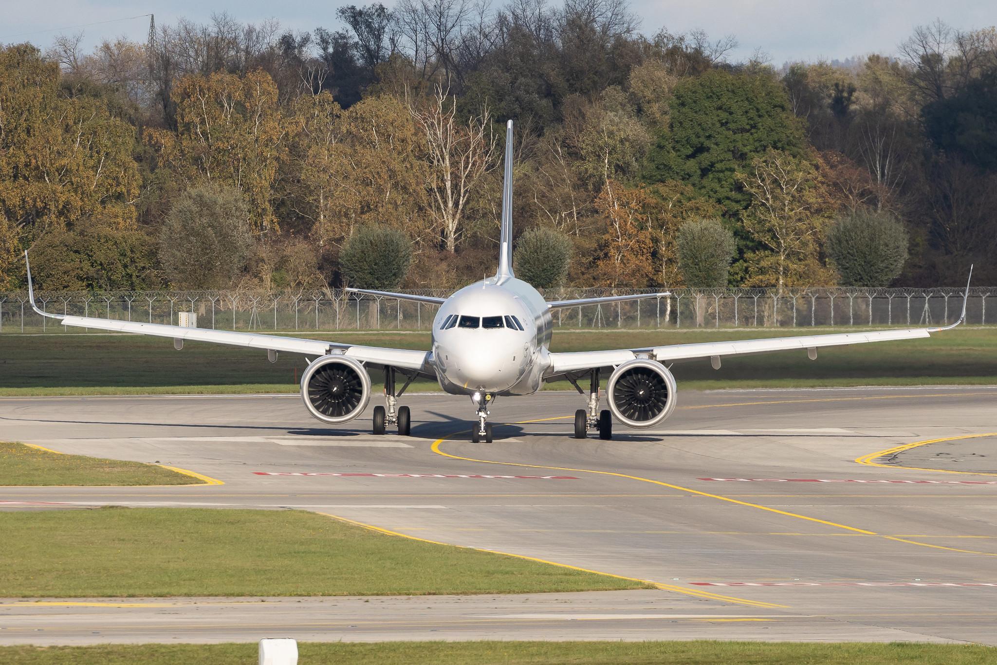Munich Airport: Lufthansa (LH / DLH) | Airbus A320-271N A20N | D-AINP | MSN 8622