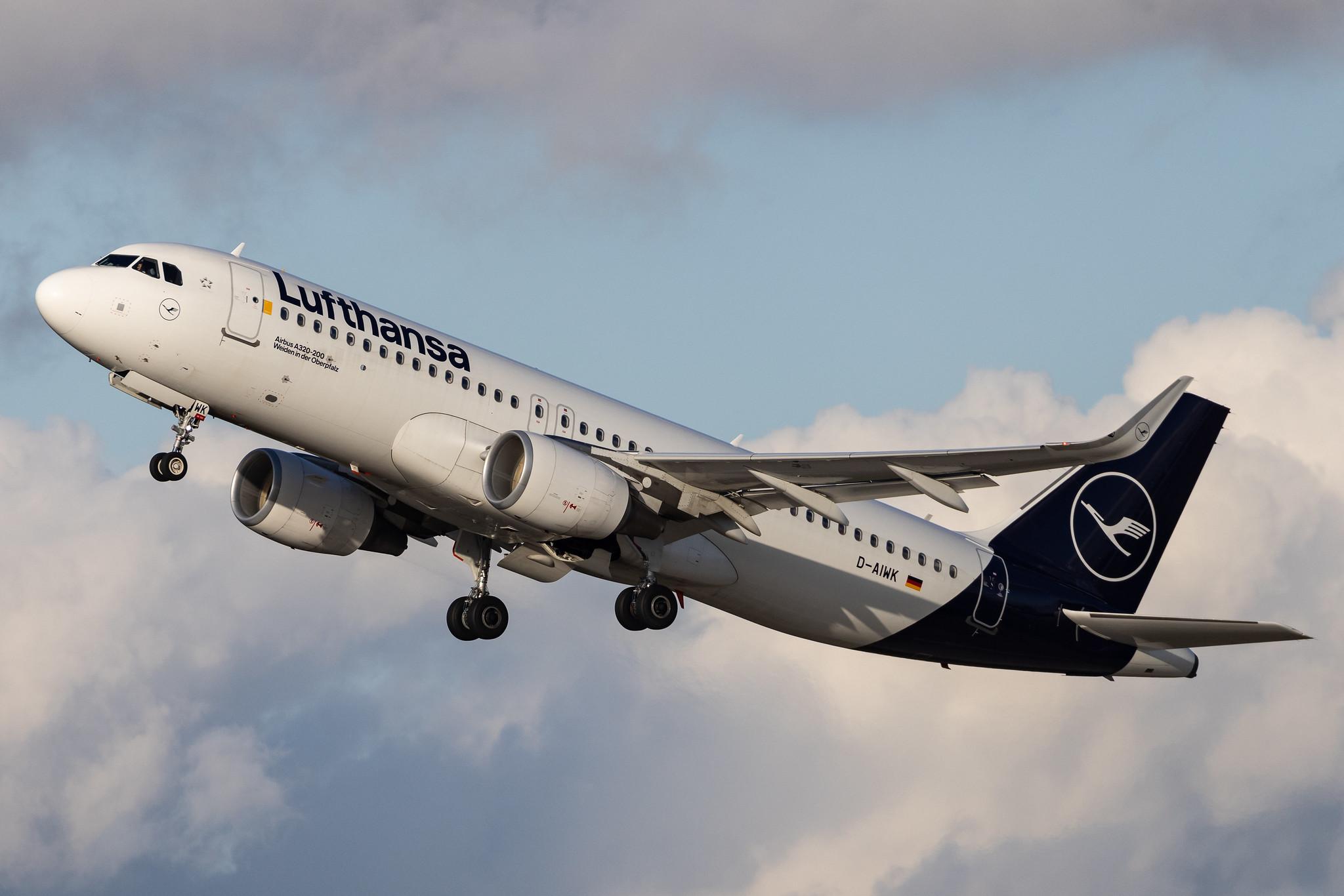 Munich Airport: Lufthansa (LH / DLH) | Airbus A320-214 A320 | D-AIWK | MSN 9058