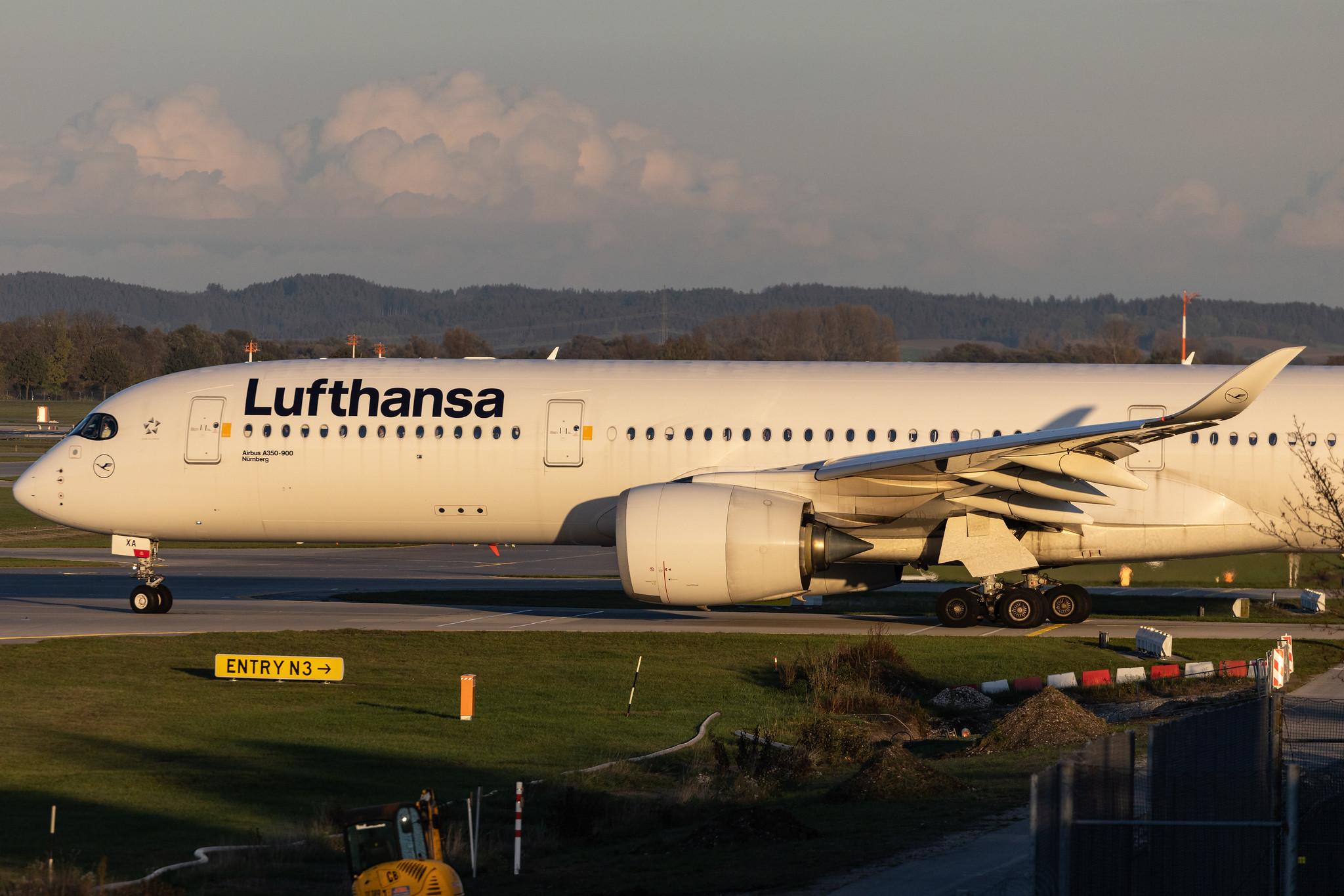 Munich Airport: Lufthansa (LH / DLH) | Airbus A350-941 A359 | D-AIXA | MSN 074