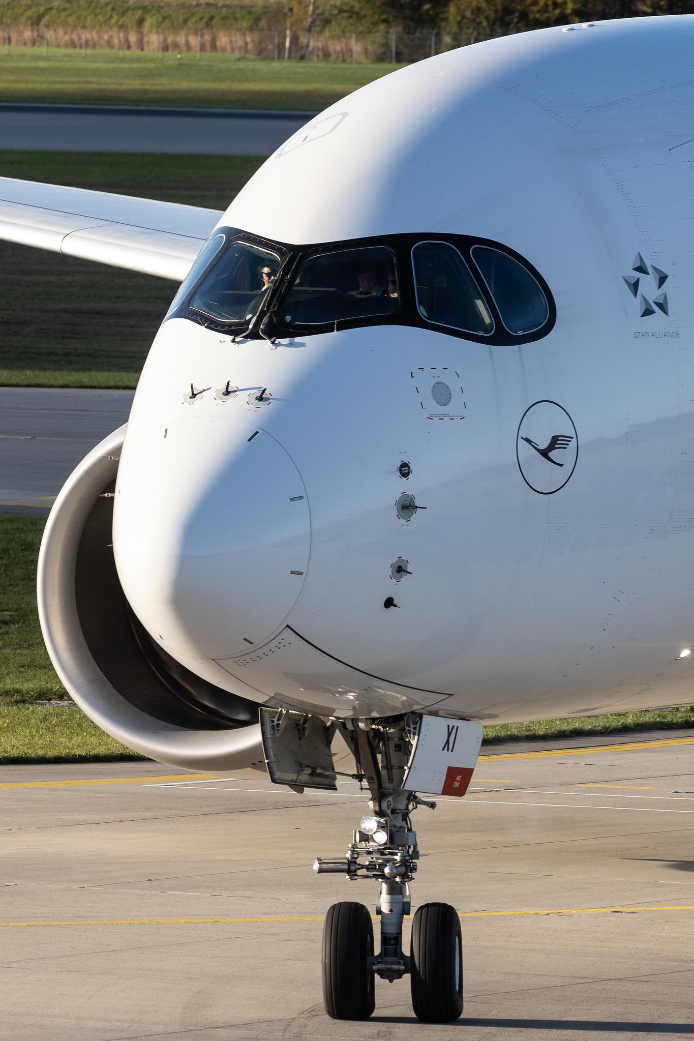 Munich Airport: Lufthansa (LH / DLH) | Airbus A350-941 A359 | D-AIXI | MSN 202
