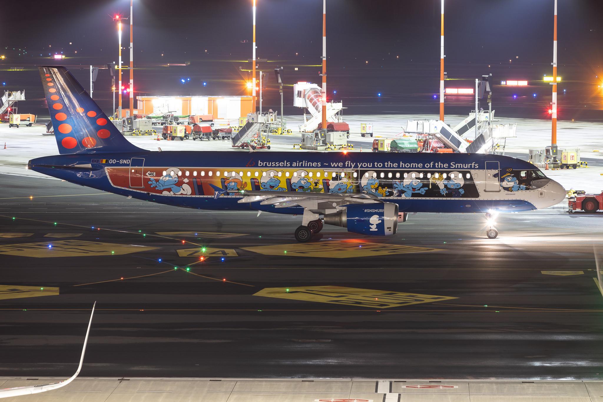 Hamburg Airport: Brussels Airlines (SN / BEL) | Livery: The Smurfs Livery | A320 | OO-SND | MSN 1838