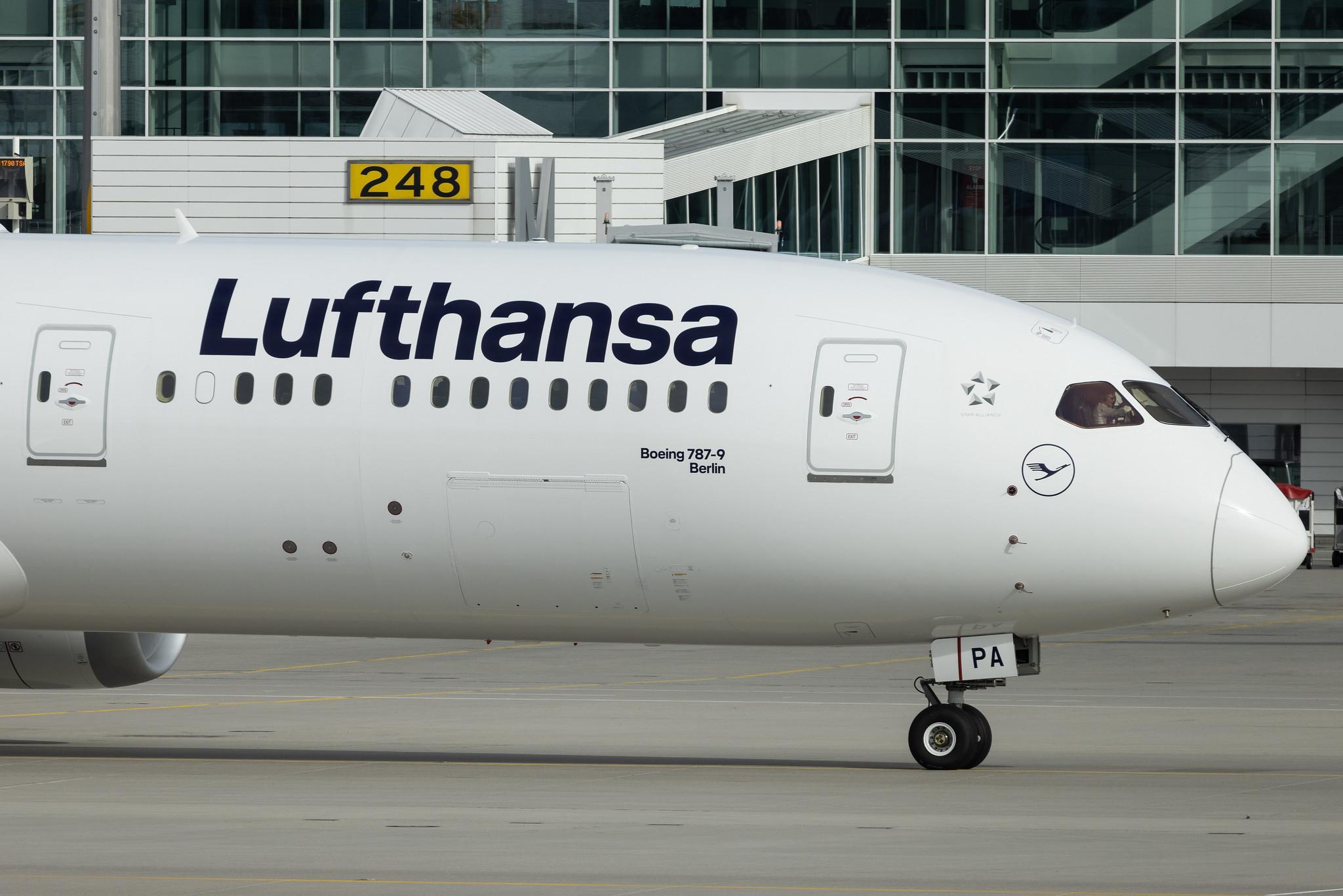 Munich Airport: Lufthansa (LH / DLH) | Boeing 787-9 Dreamliner B789 | D-ABPA | MSN 62730