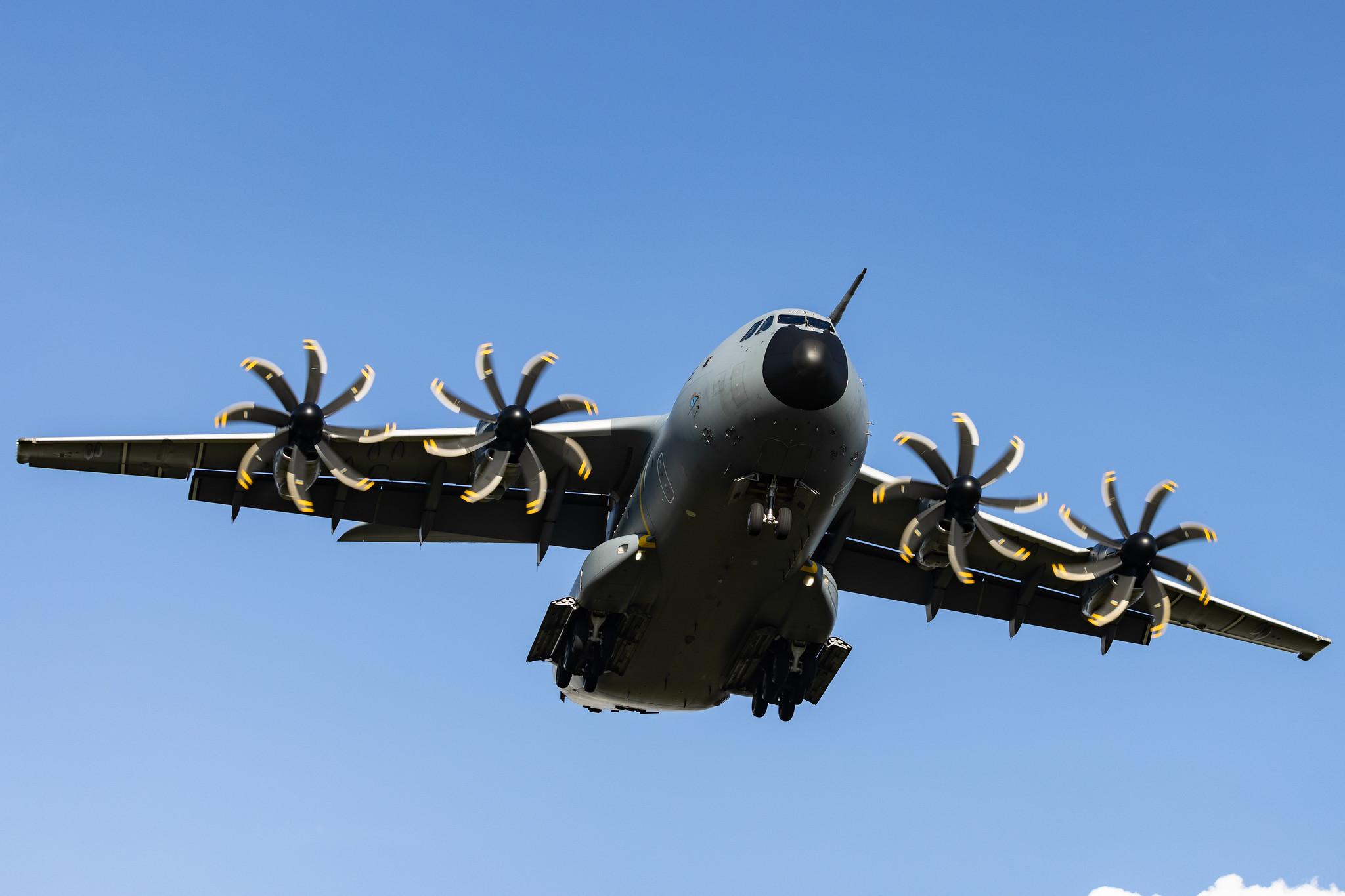 Hamburg Airport: German Air Force ( / GAF) | Airbus A400M-180 A400 | 54+12 | MSN 057