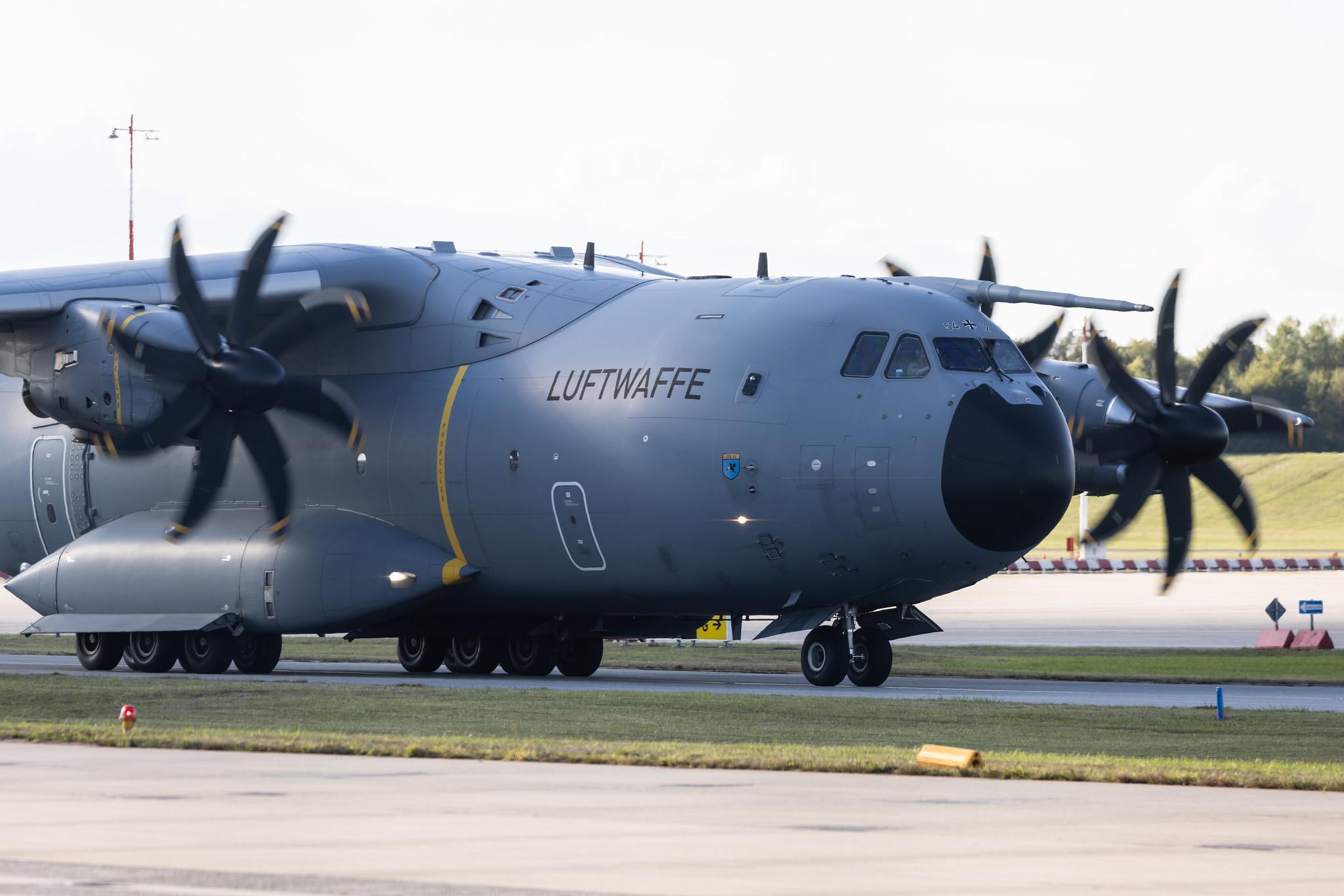Hamburg Airport: German Air Force ( / GAF) | Airbus A400M-180 A400 | 54+12 | MSN 057