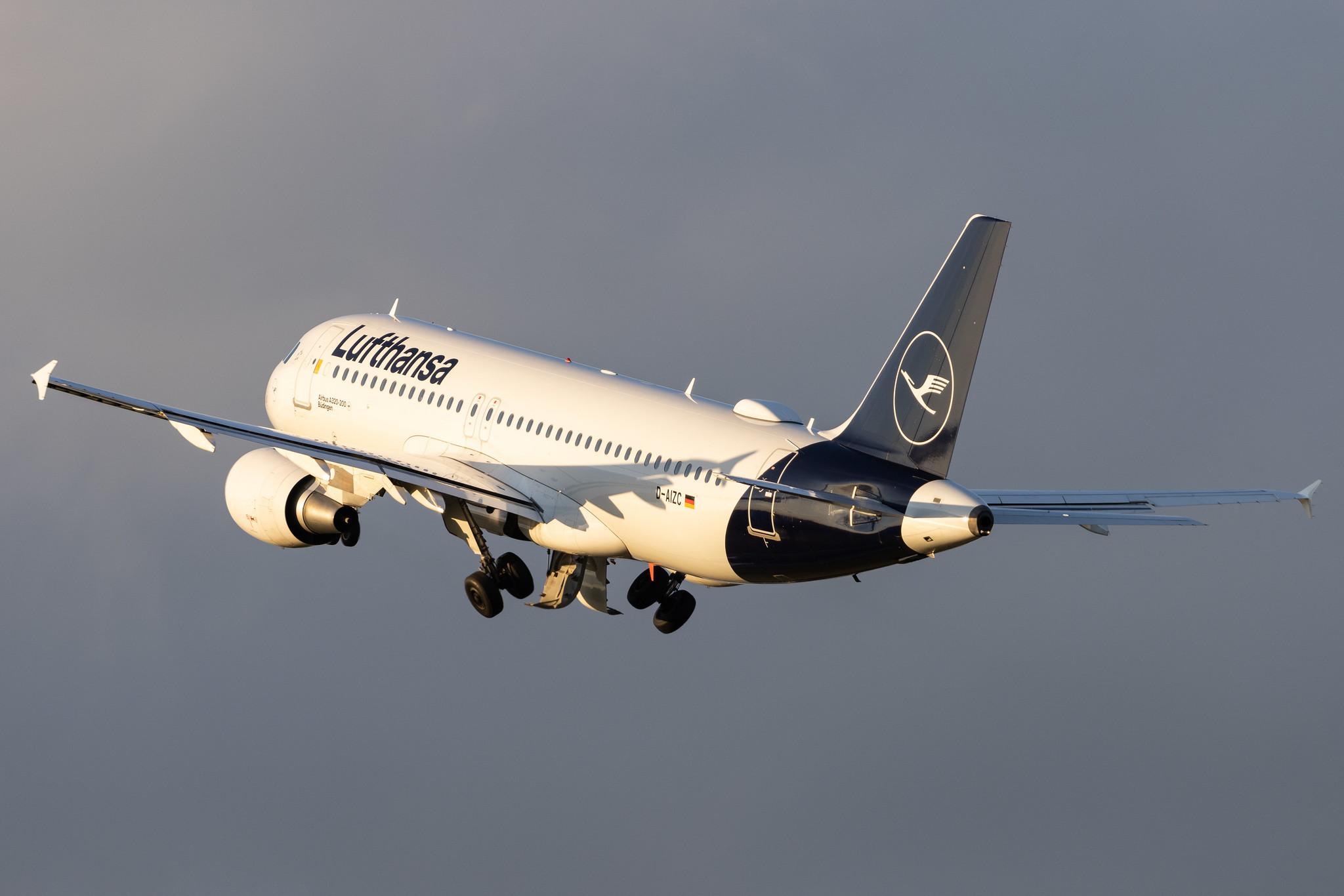 Hamburg Airport: Lufthansa (LH / DLH) | Airbus A320-214 A320 | D-AIZC | MSN 4153