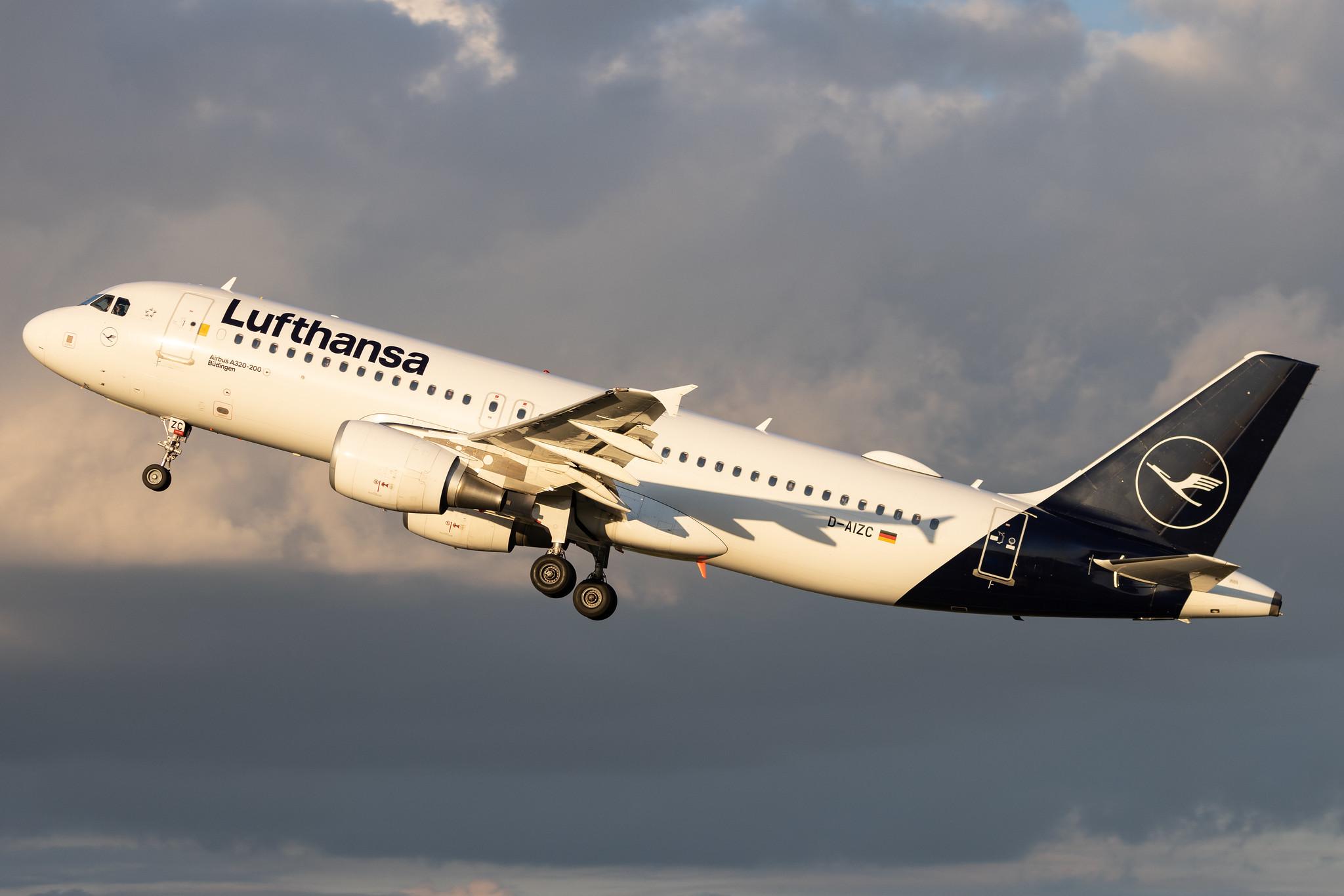 Hamburg Airport: Lufthansa (LH / DLH) | Airbus A320-214 A320 | D-AIZC | MSN 4153
