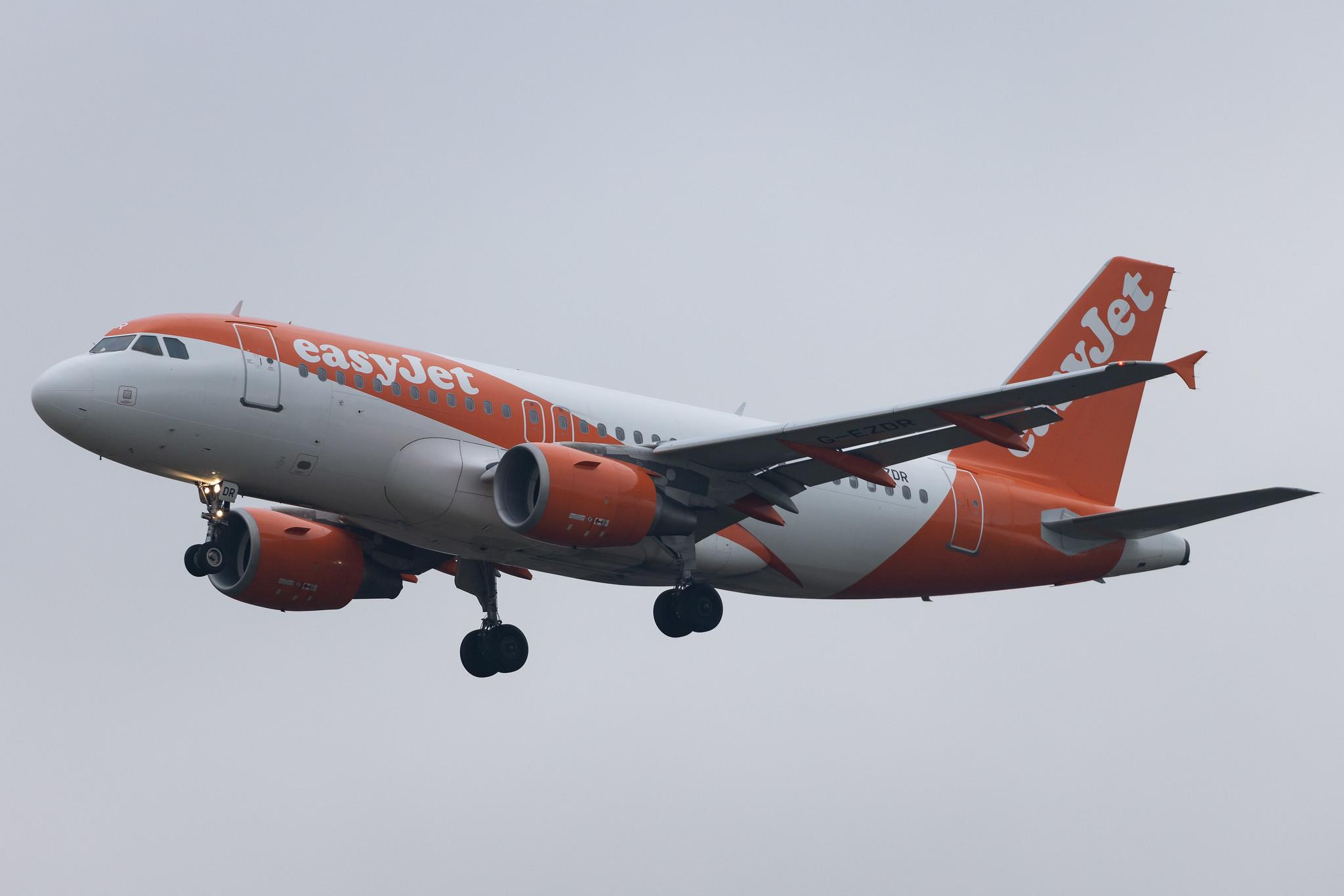 Amsterdam Schiphol: easyJet (U2 / EZY) |  Airbus A319-111 A319 | G-EZDR | MSN 3683