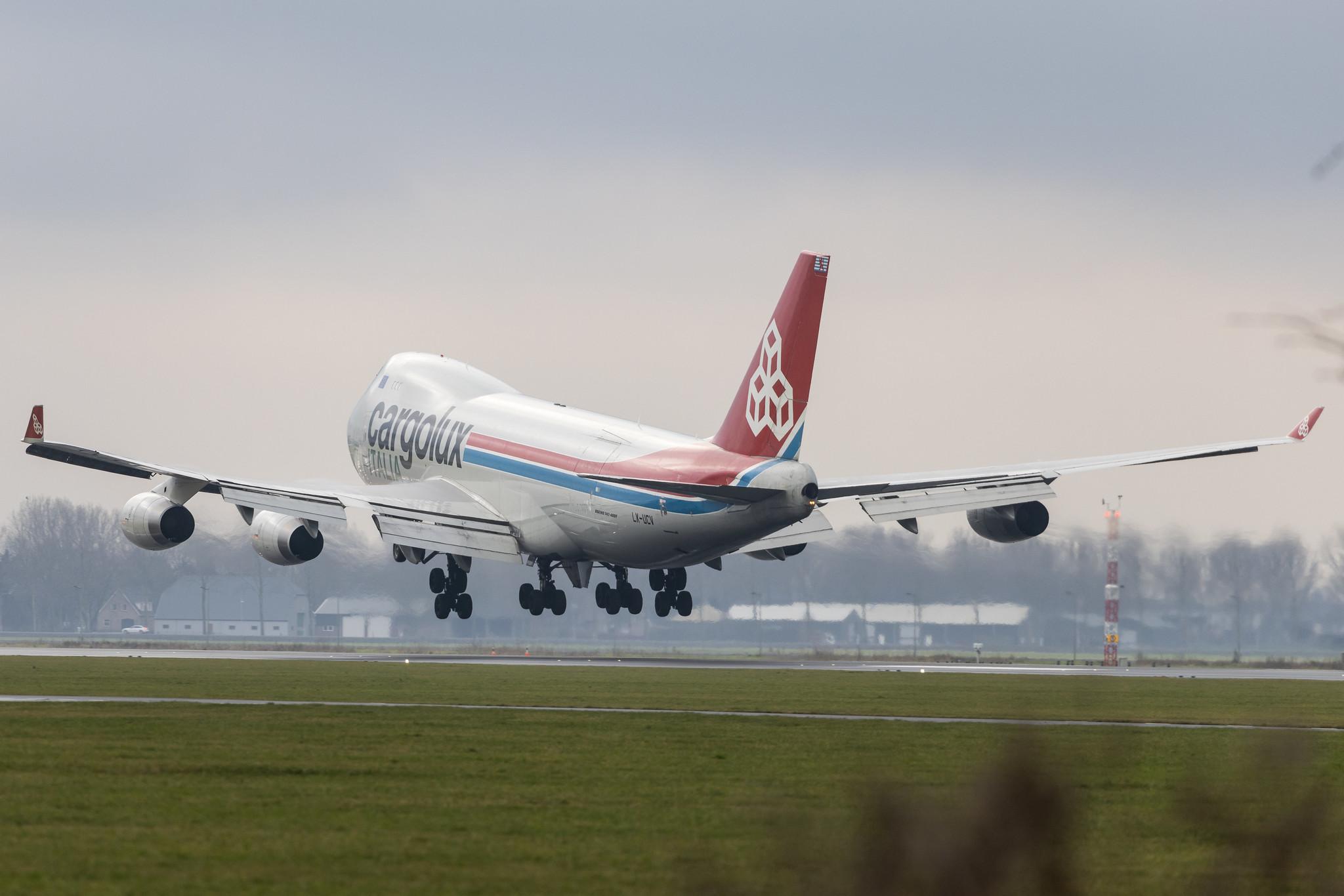 Amsterdam Schiphol: Cargolux (CV / CLX) |  Boeing 747-4R7F B744 | LX-UCV | MSN 33827