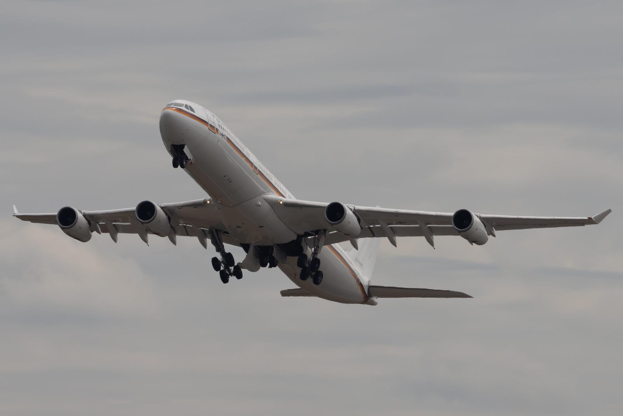 Köln Bonn Airport: German Air Force (/ GAF) | Airbus A340-313 A343 | 16+02 | MSN 355