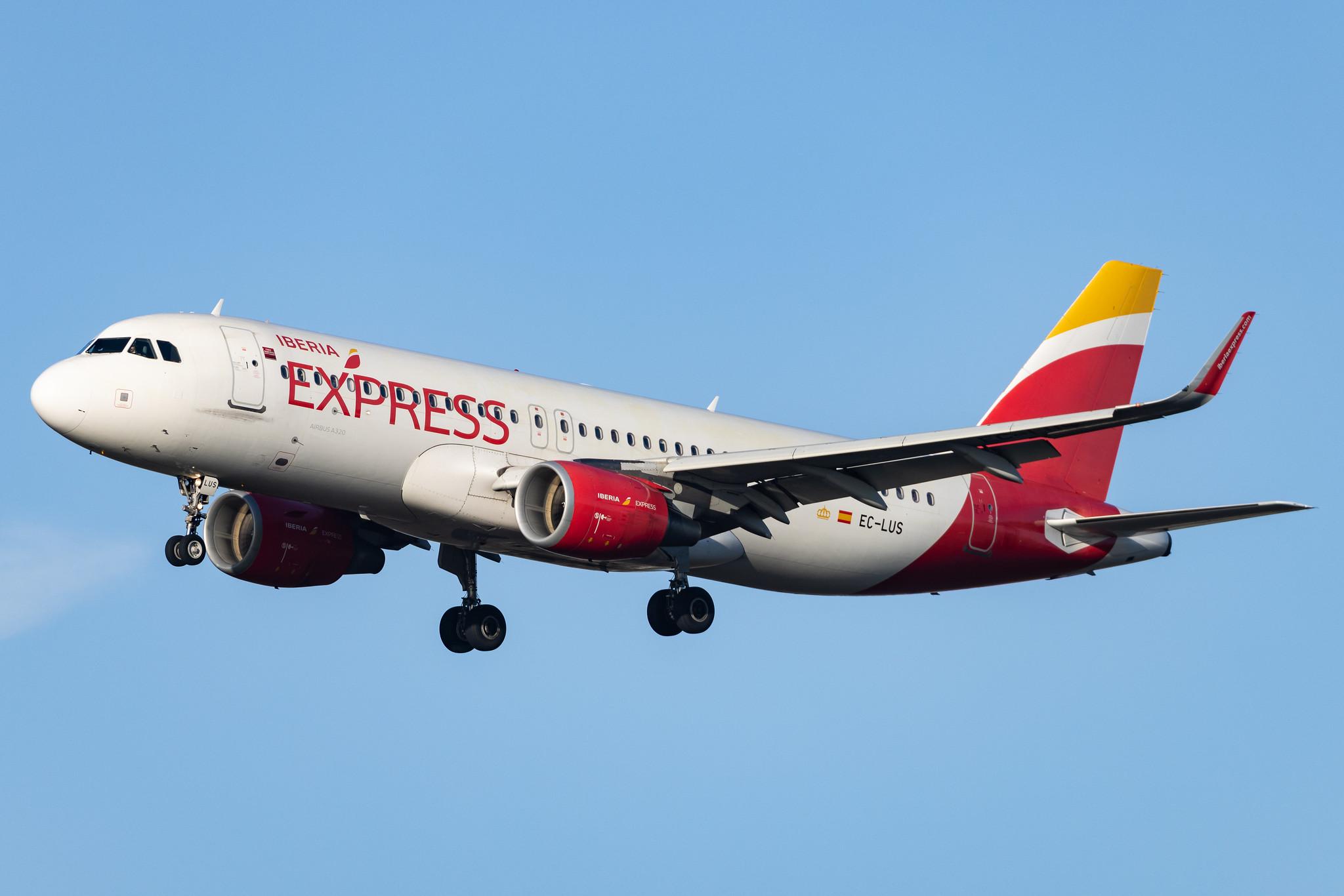 Amsterdam Schiphol: Iberia Express (I2 / IBS) | Airbus A320-216 A320 | EC-LUS | MSN 5501