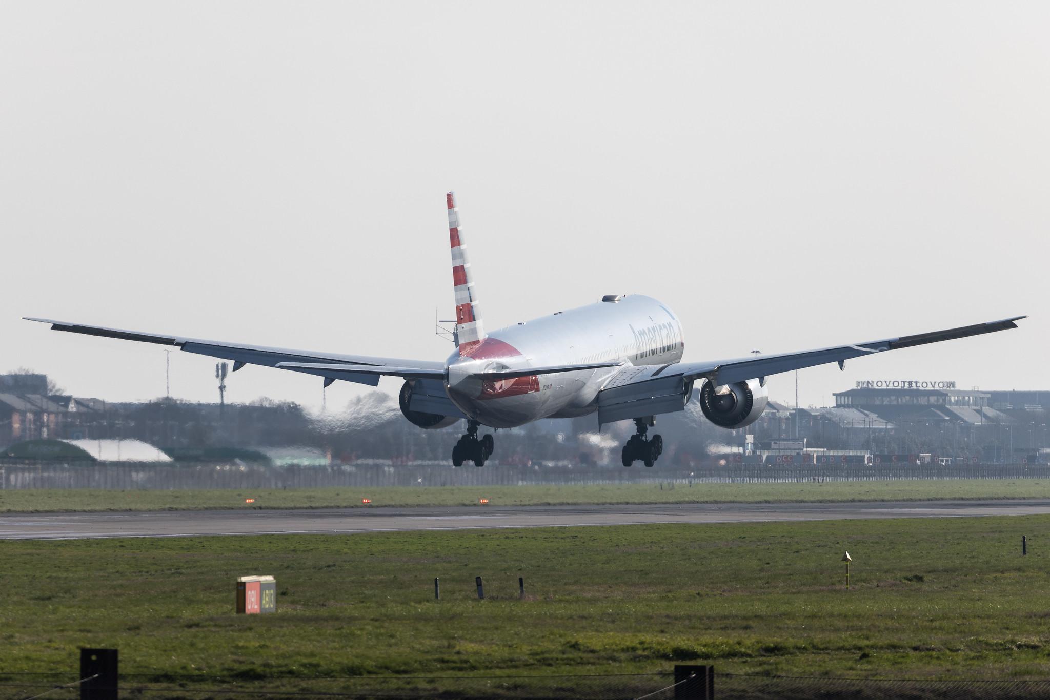 London Heathrow: American Airlines (AA / AAL) |  Boeing 777-323(ER) B77W | N721AN | MSN 31546