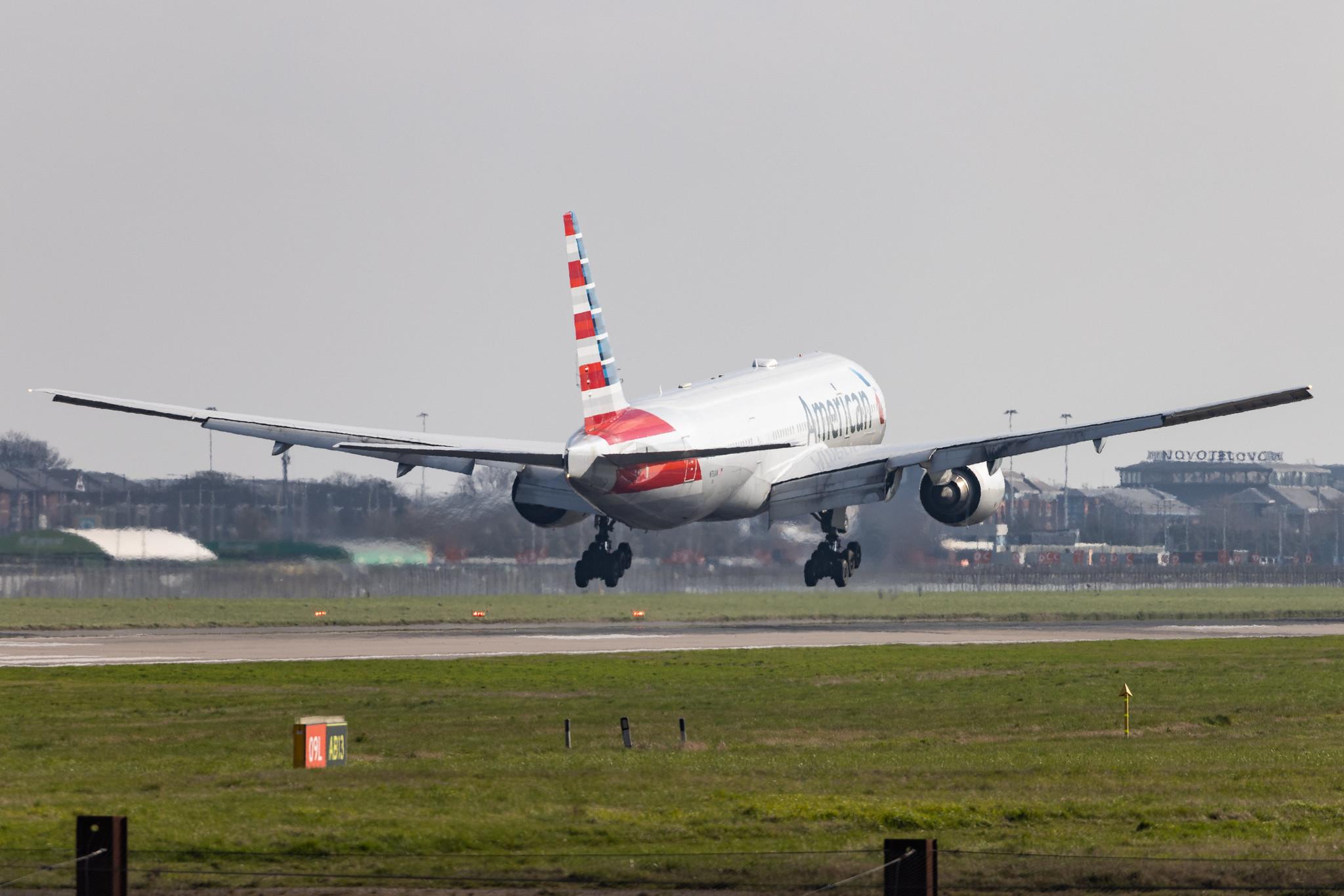 London Heathrow: American Airlines (AA / AAL) | Boeing 777-223(ER) B772 | N750AN | MSN 30259