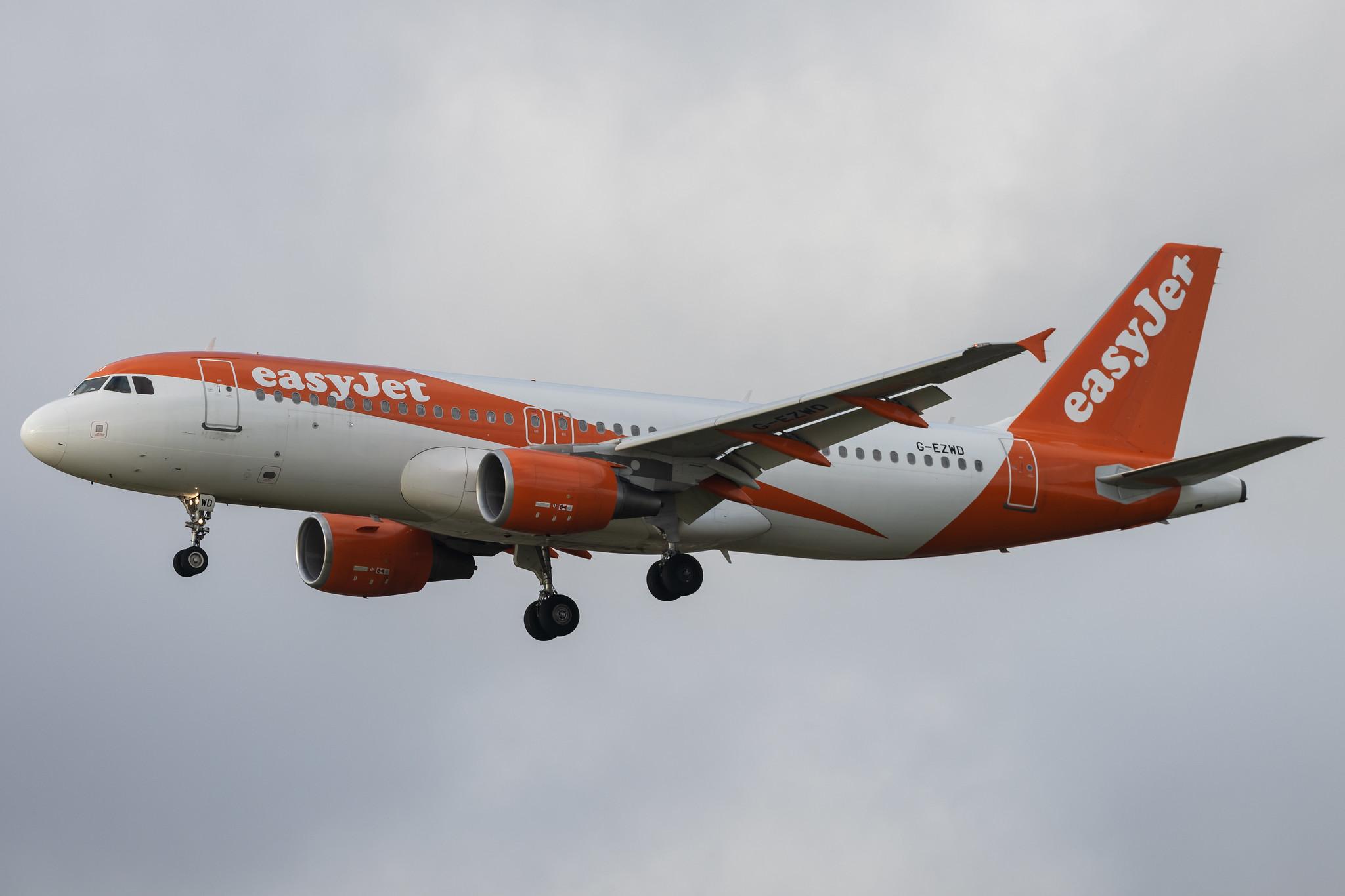 Amsterdam Schiphol: easyJet (U2 / EZY) | Airbus A320-214 A320 | G-EZWD | MSN 5249