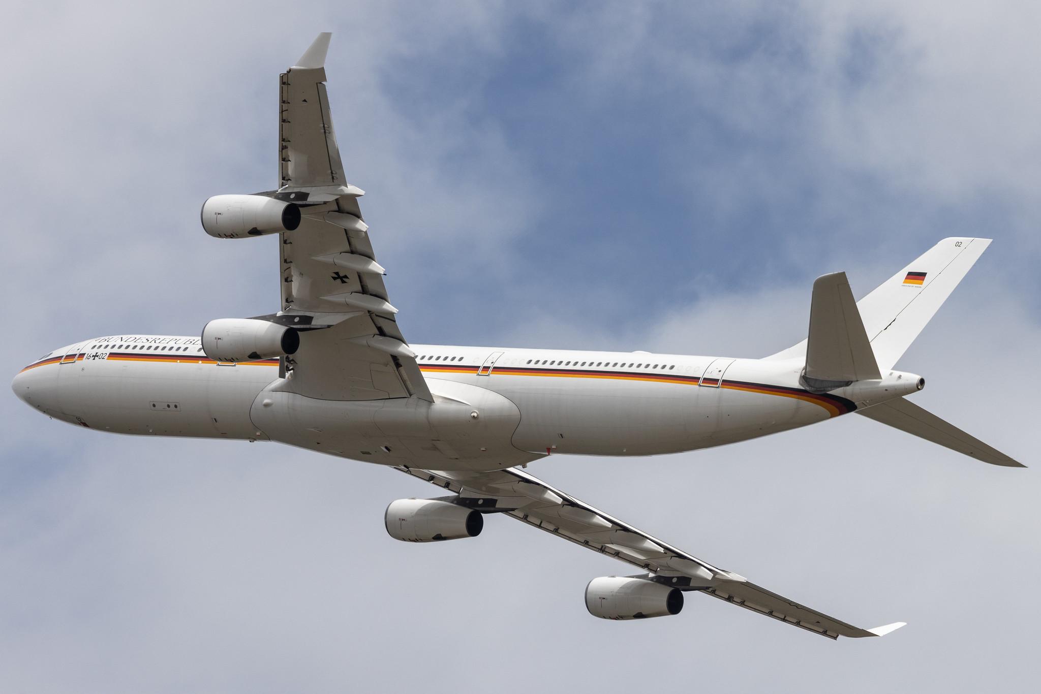 Köln Bonn Airport: German Air Force (/ GAF) | Airbus A340-313 A343 | 16+02 | MSN 355