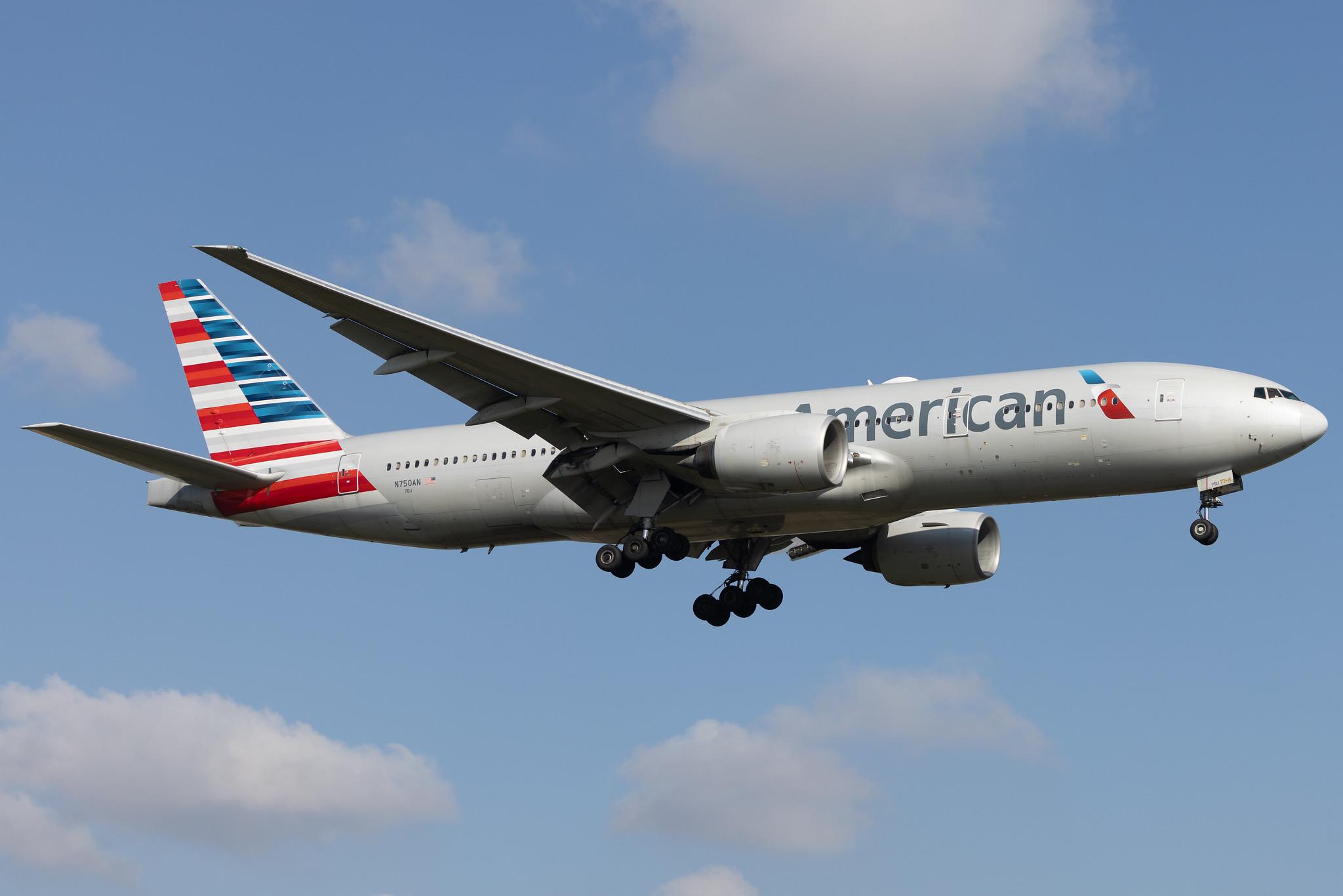 London Heathrow: American Airlines (AA / AAL) | Boeing 777-223(ER) B772 | N750AN | MSN 30259