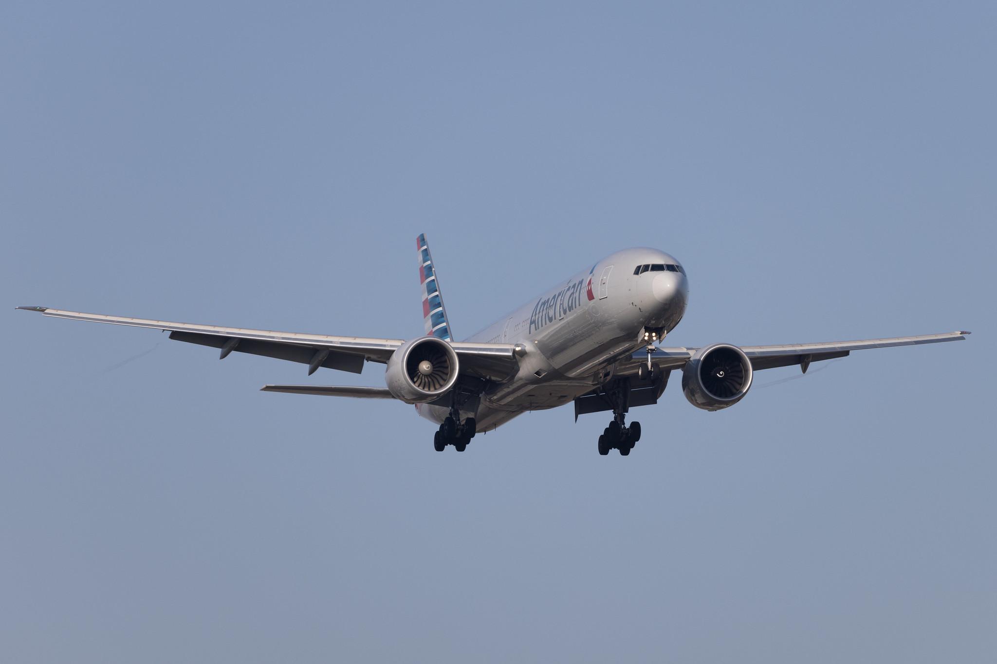 London Heathrow: American Airlines (AA / AAL) |  Boeing 777-323(ER) B77W | N721AN | MSN 31546