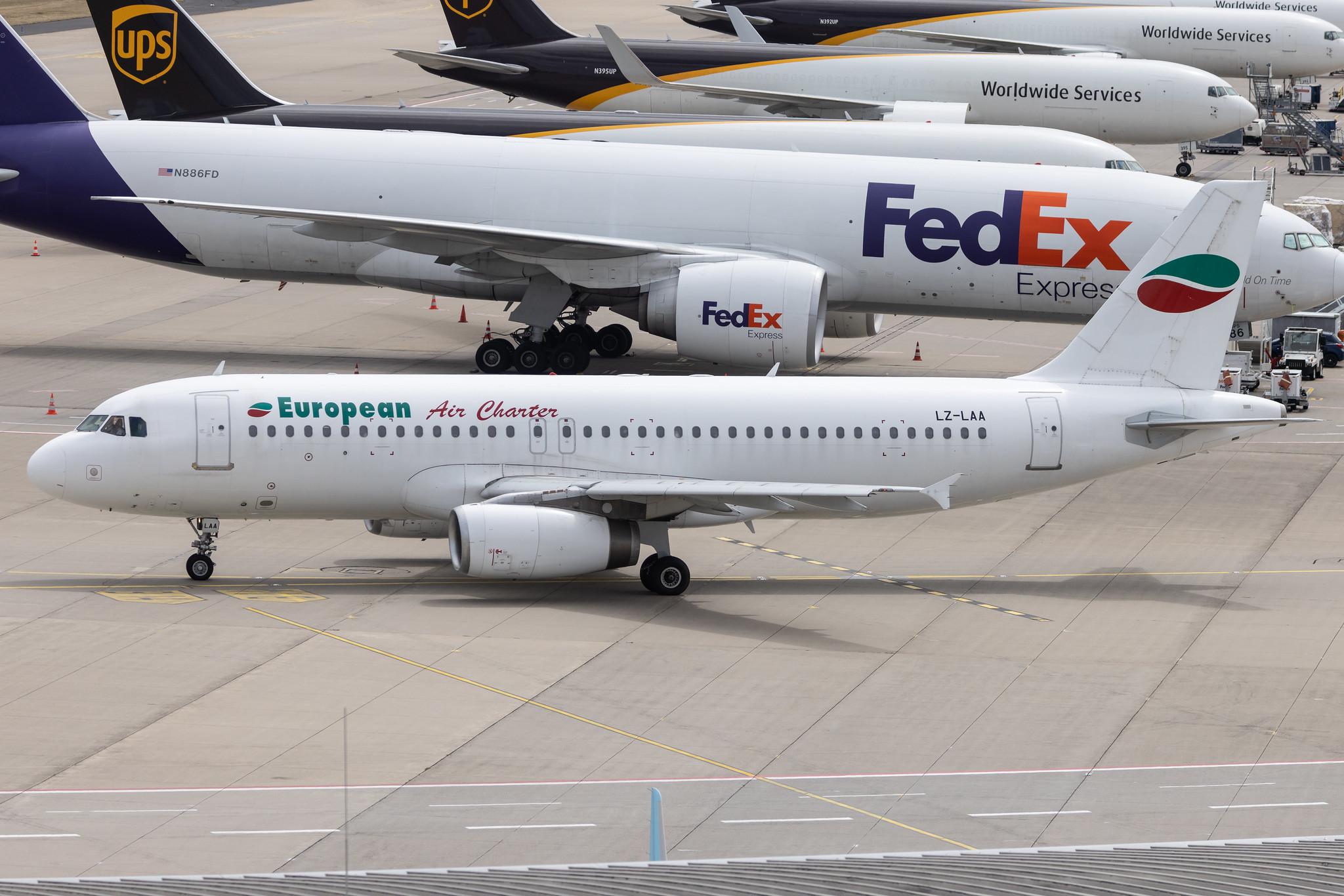 Köln Bonn Airport: European Air Charter (H6 / BUC) | Airbus A320-231 A320 | LZ-LAA | MSN 0256