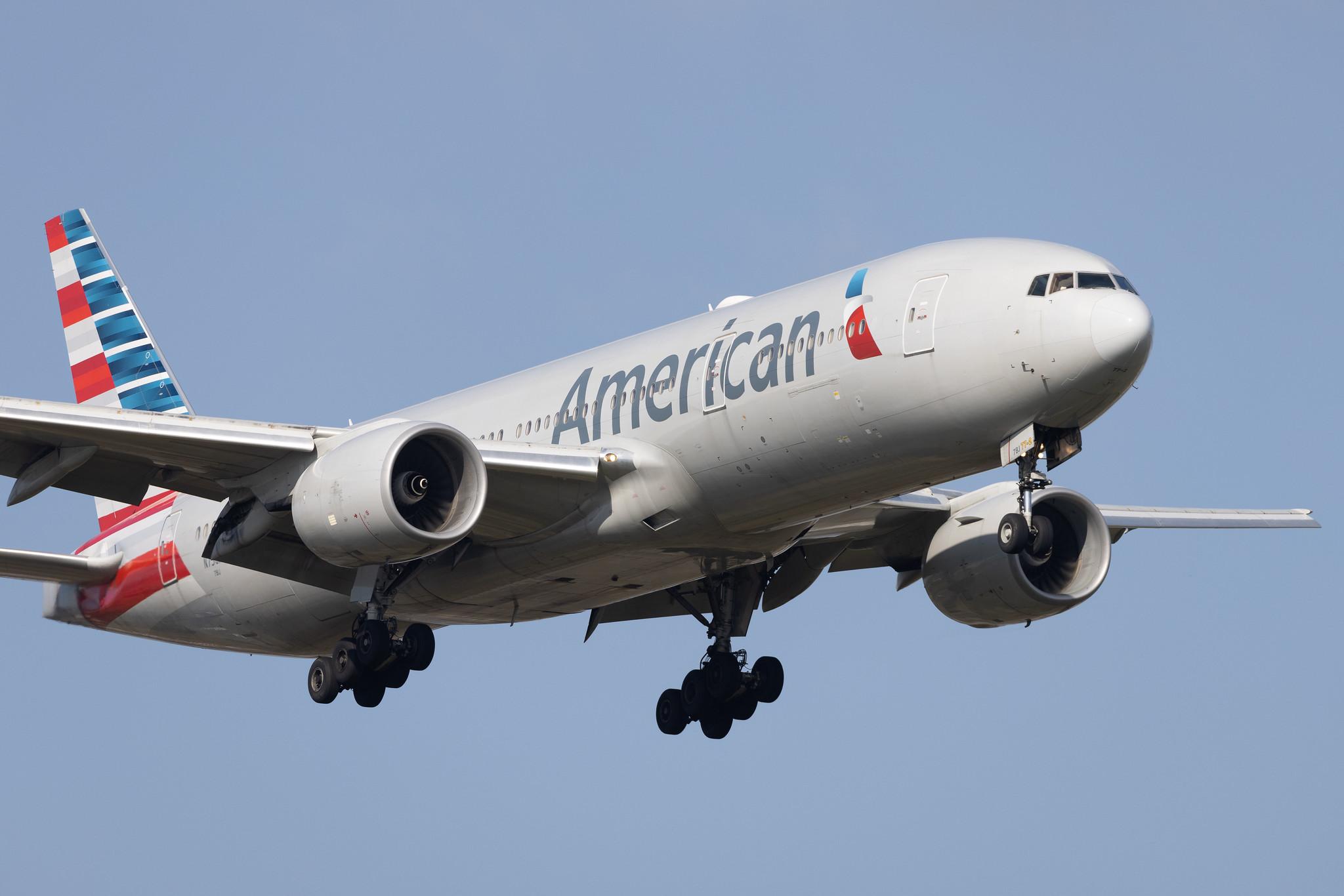 London Heathrow: American Airlines (AA / AAL) | Boeing 777-223(ER) B772 | N750AN | MSN 30259