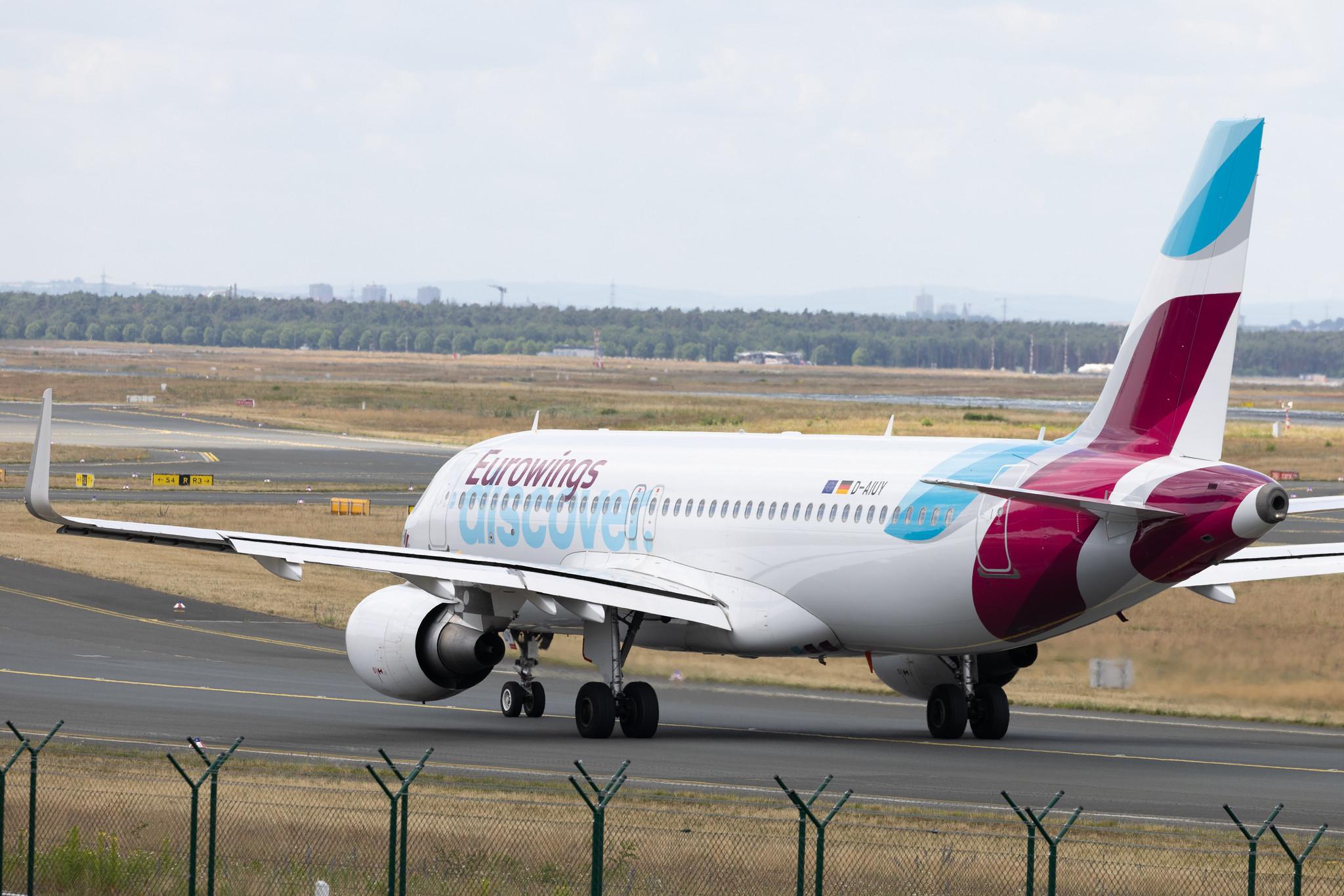 Frankfurt Airport: Eurowings Discover (4Y / OCN) | Airbus A320-214 A320 | D-AIUY | MSN 7355