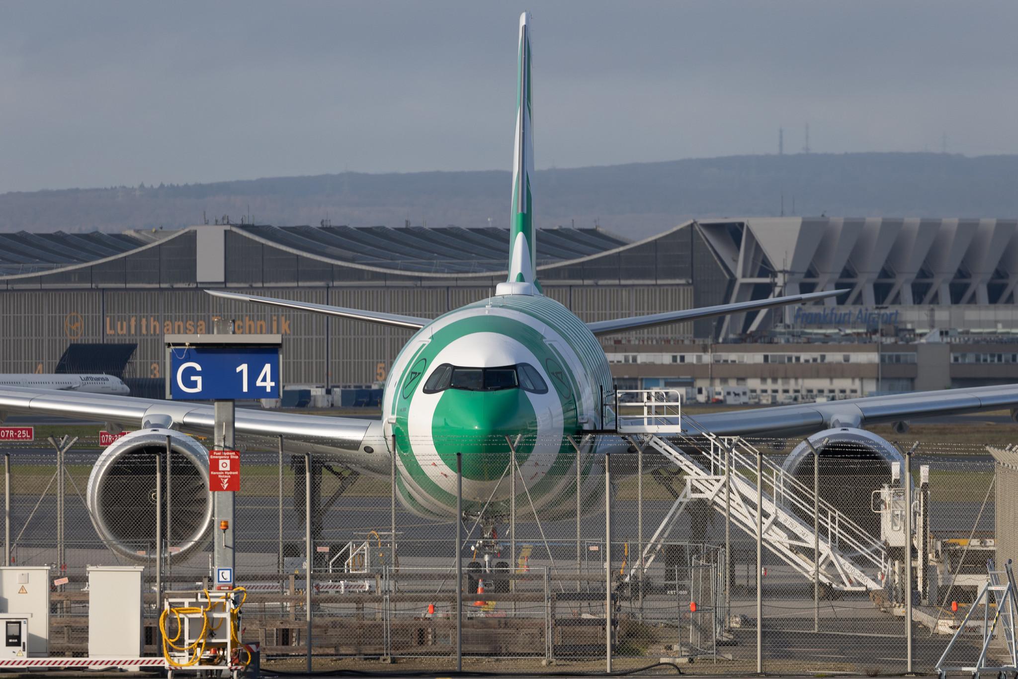Frankfurt Airport: Condor (DE / CFG) | Airbus A330-941 A339 | D-ANRA | MSN 1966