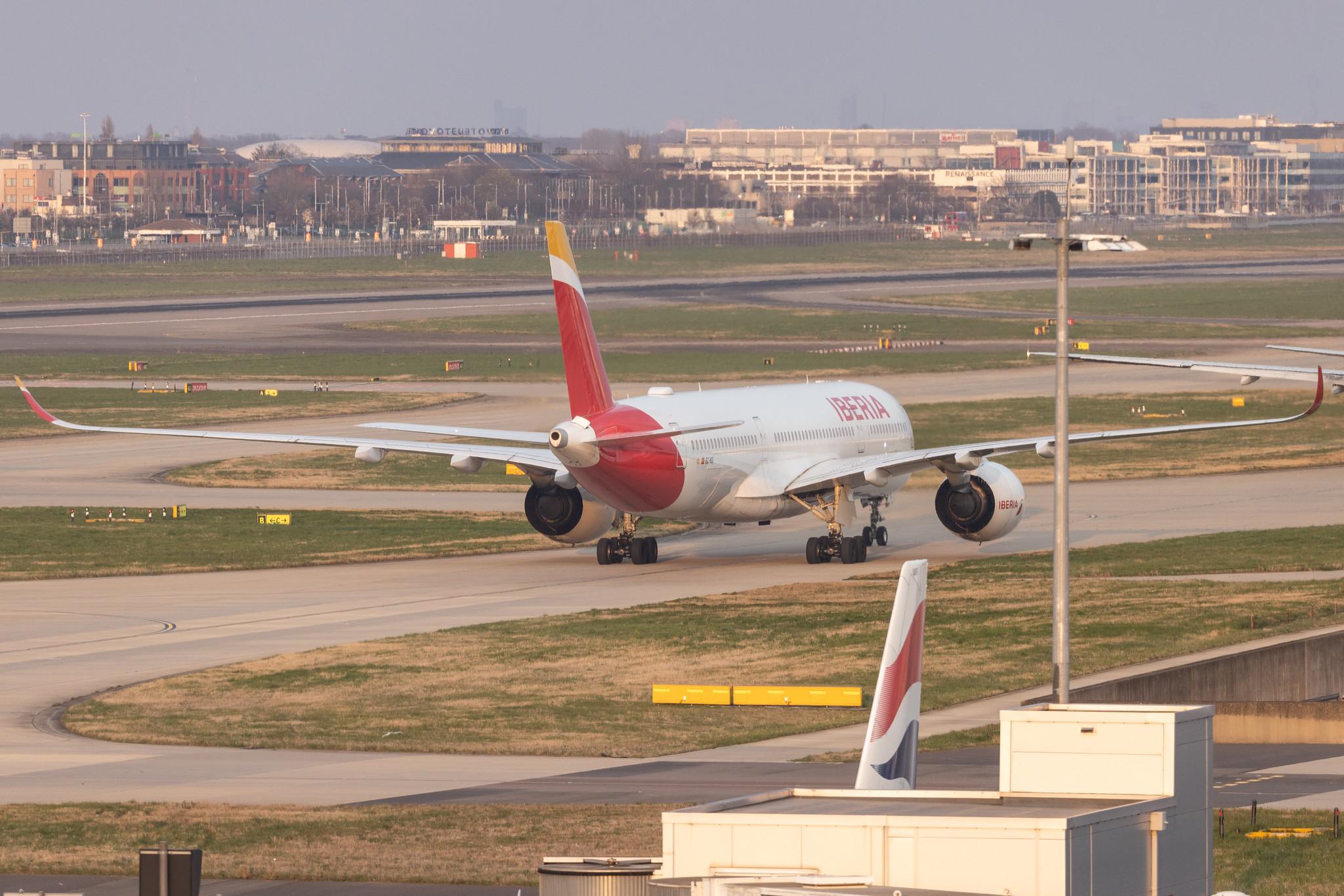 London Heathrow: Iberia (IB / IBE) |  Airbus A350-941 A359 | EC-NIG | MSN 397